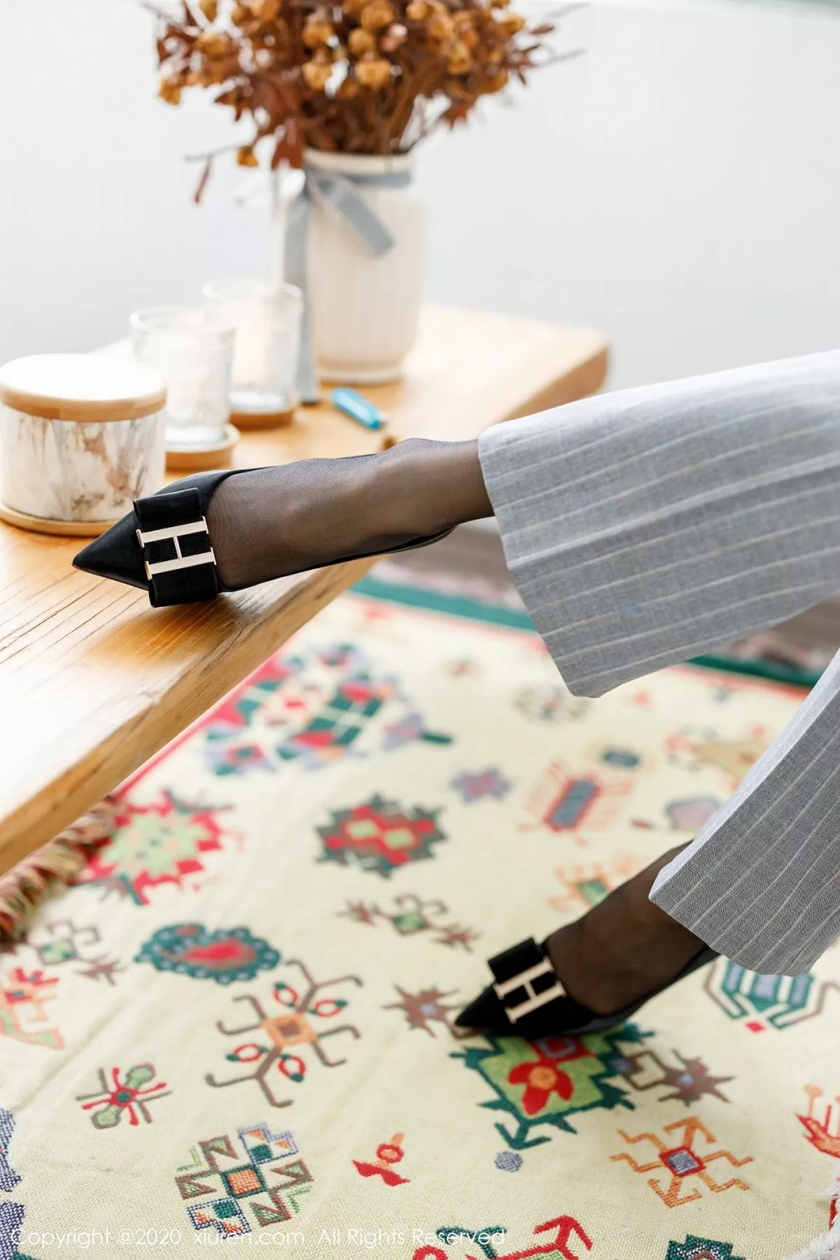 秀人集.com_[XiuRen秀人网]No.2439_嫩模luvian本能居家脱飒爽西服露性感内衣黑丝裤袜完美诱惑写真54P