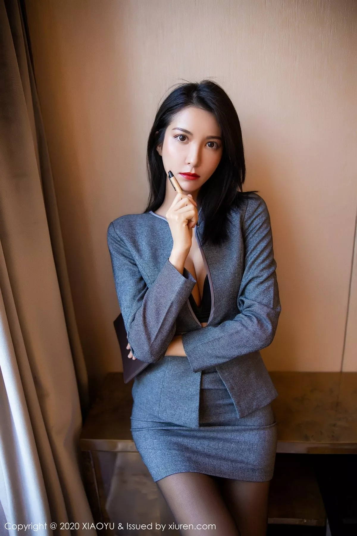 秀人集.com_[XiaoYu画语界]Vol.347_气质女神Carry私人管家主题脱职业装露黑丝裤袜极致诱惑写真81P