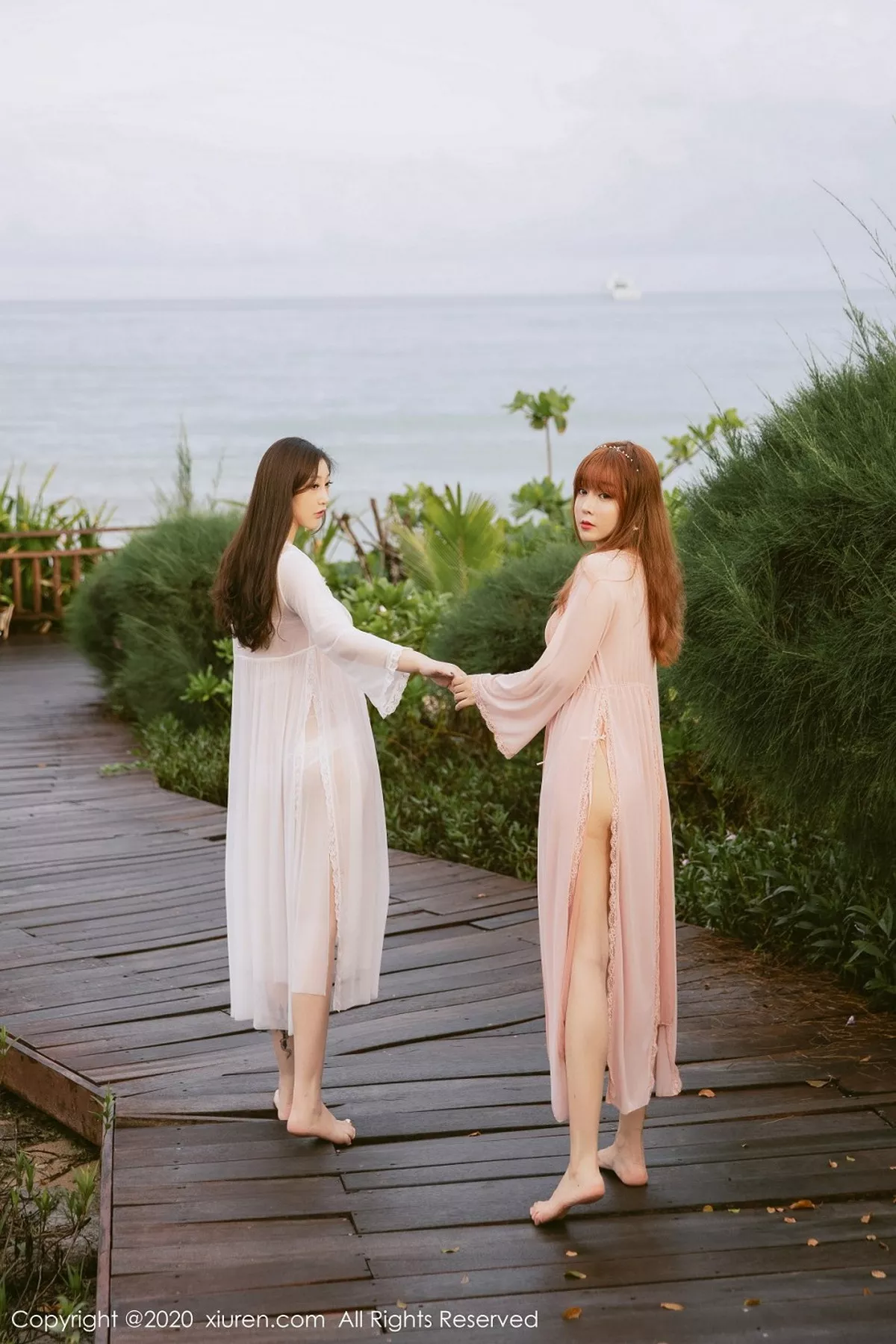 秀人集.com_[XiuRen秀人网]No.2444_两大女神王雨纯与妲己_Toxic三亚旅拍合集户外情趣内衣诱惑写真55P