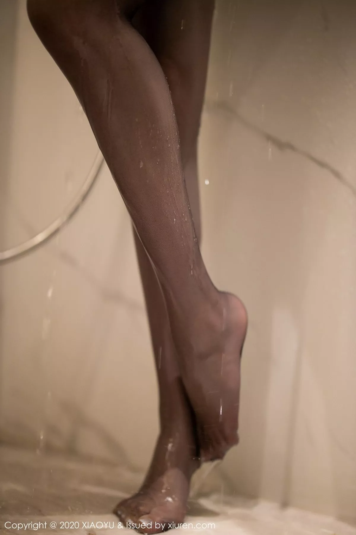 秀人集.com_[XiaoYu画语界]Vol.349_女神芝芝Booty经典眼镜OL主题浴室魅惑黑丝袜湿身诱惑写真71P