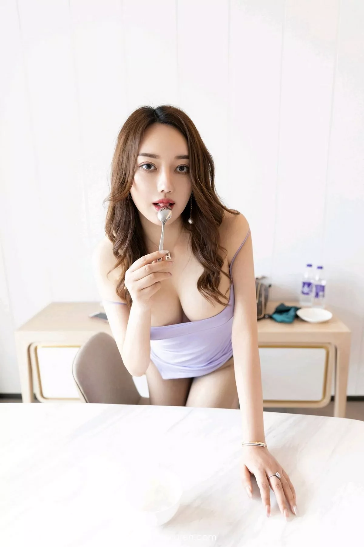 秀人集.com_[YouMi尤蜜荟]Vol.510_嫩模欧阳LuLu私房性感吊带连身裙配肉丝裤袜撩人诱惑写真36P