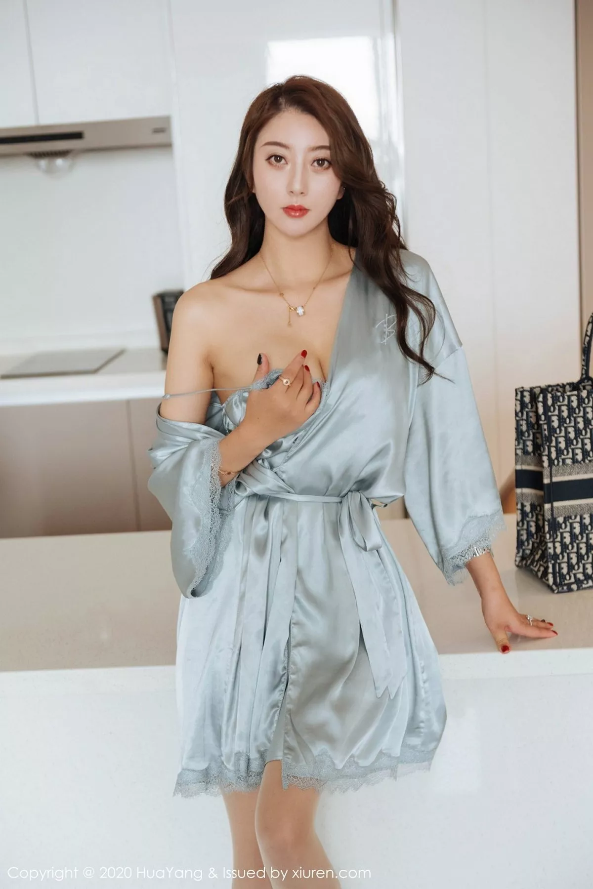 秀人集.com_[HuaYang花漾]Vol.275_嫩模李夫人私房脱典雅吊裙露性感黑色内衣肉丝裤袜诱惑写真51P