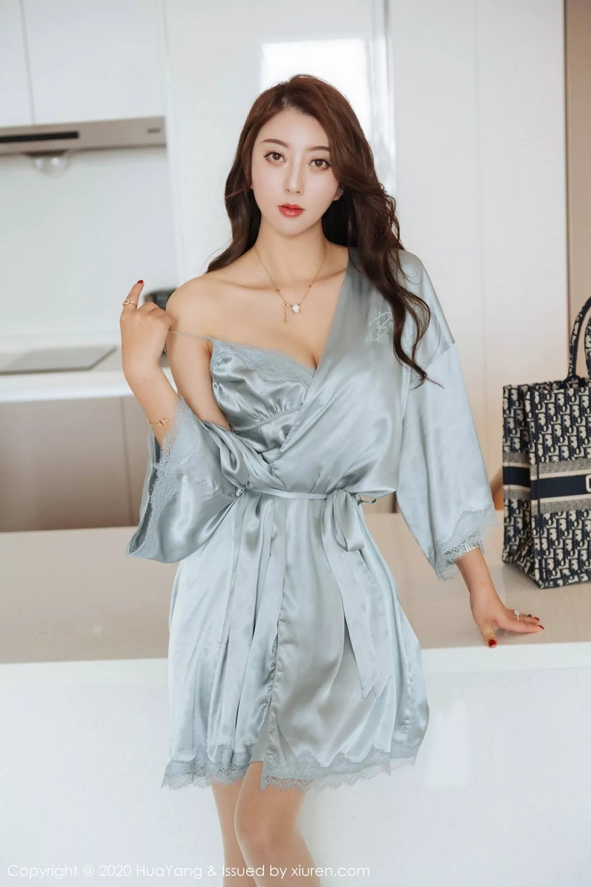 秀人集.com_[HuaYang花漾]Vol.275_嫩模李夫人私房脱典雅吊裙露性感黑色内衣肉丝裤袜诱惑写真51P