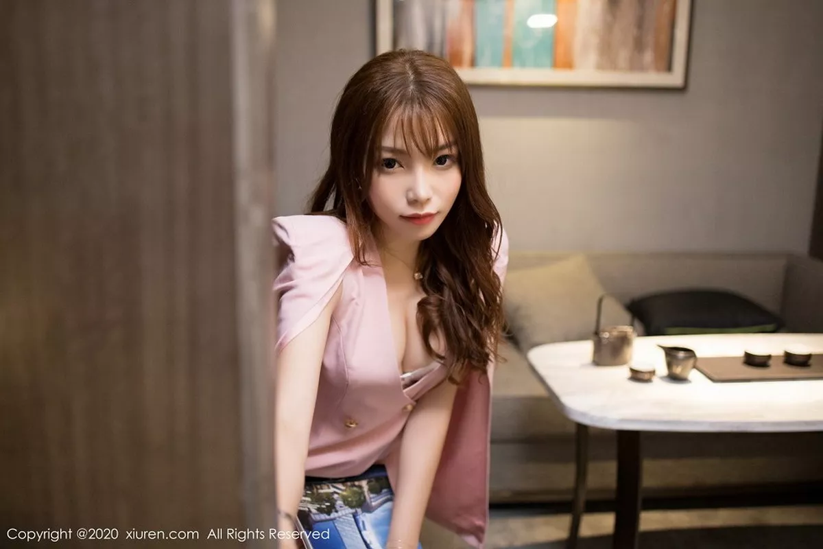 秀人集.com_[XiuRen秀人网]No.2474_女神芝芝Booty私房脱粉色西装露性感蕾丝内衣秀完美身材诱惑写真62P