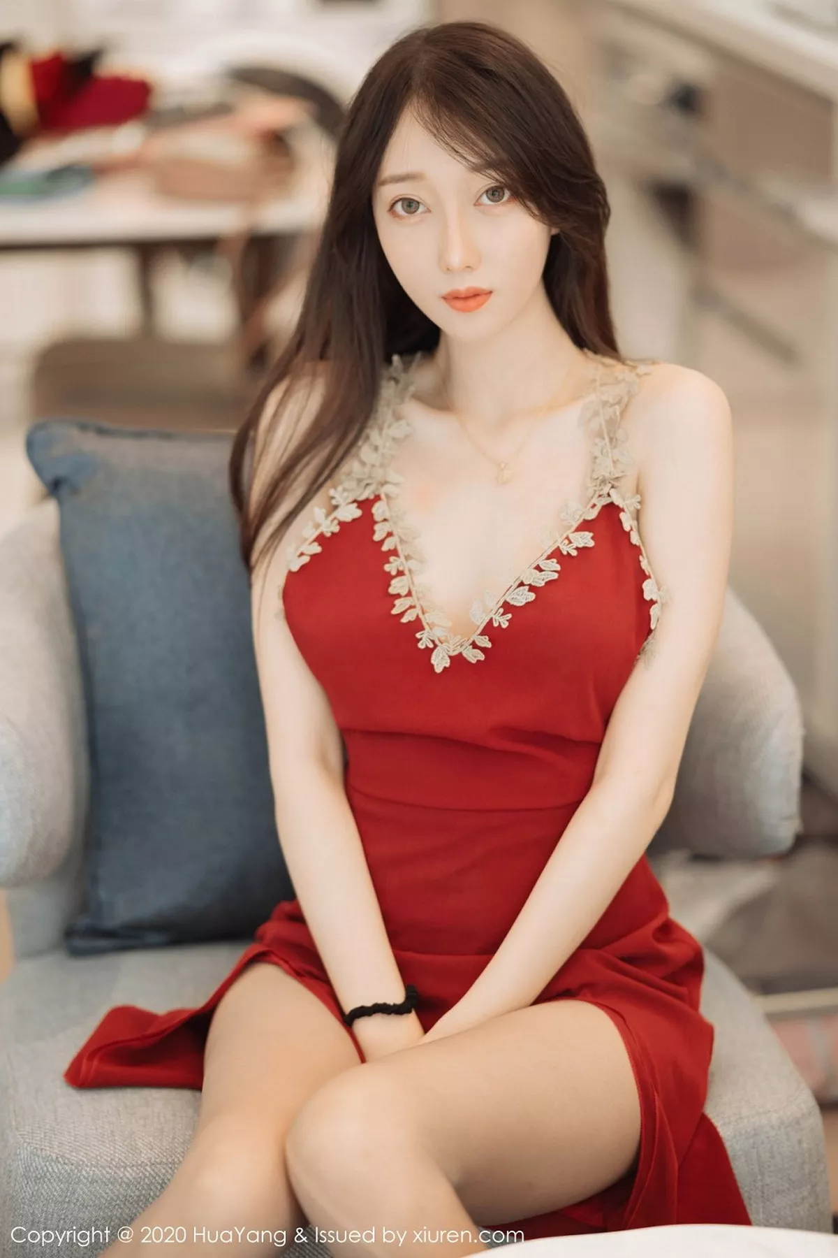 秀人集.com_[HuaYang花漾]Vol.276_嫩模玥儿玥er私房性感红色吊裙配超薄肉丝裤袜完美诱惑写真72P