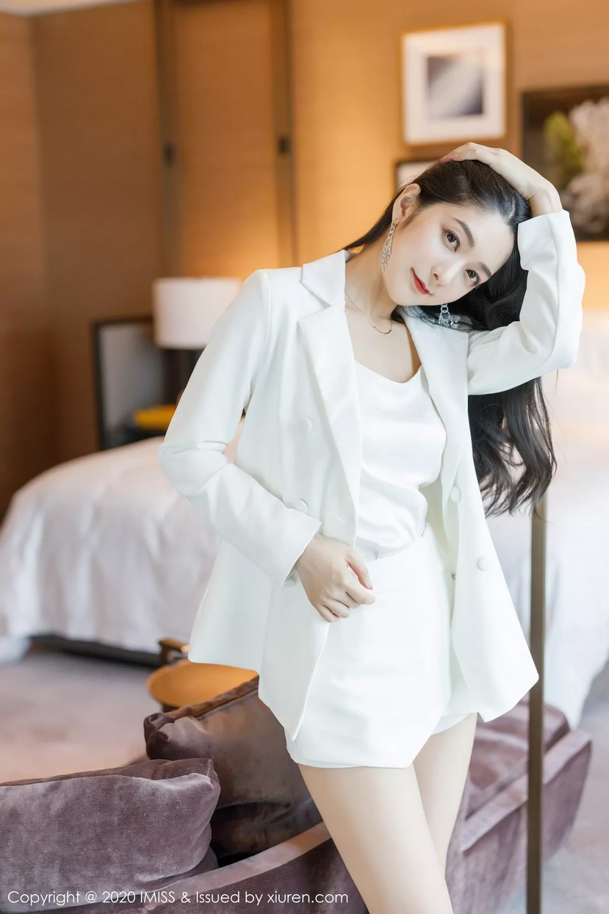 秀人集.com_[IMISS爱蜜社]Vol.484_女神Angela小热巴私房性感白色睡裙配肉丝裤袜撩人诱惑写真73P