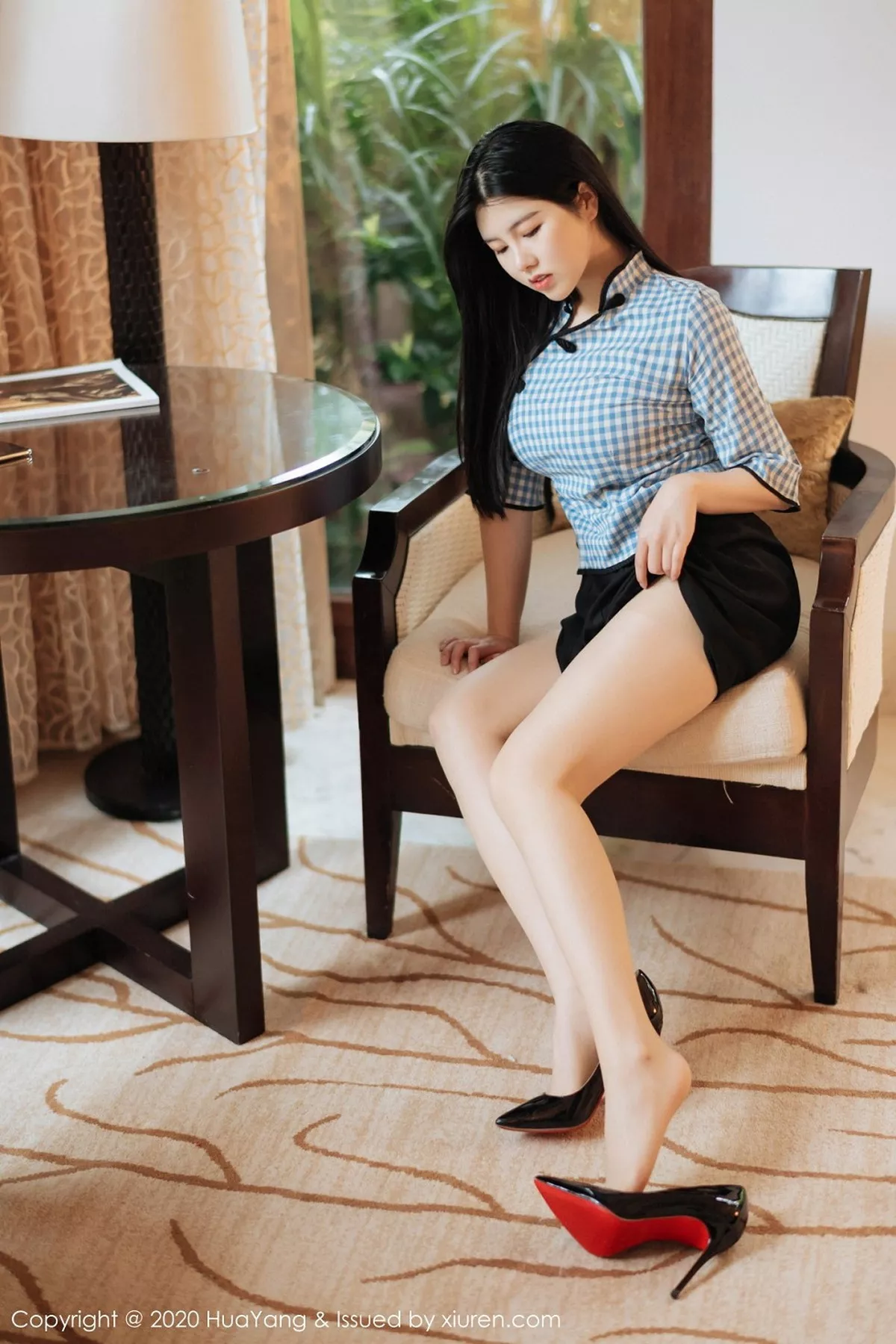 秀人集.com_[HuaYang花漾]Vol.262_女神娜露Selena三亚旅拍性感内衣配肉丝裤袜秀完美身材诱惑写真64P