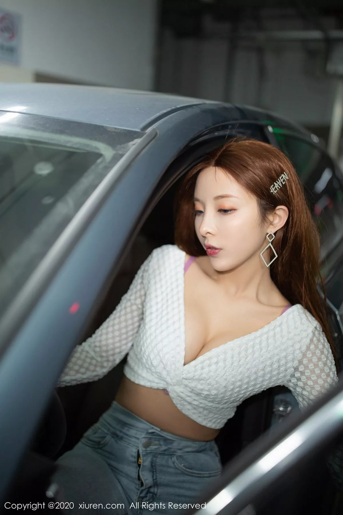 秀人集.com_[XiuRen秀人网]No.2374_嫩模陈小喵停车场车拍主题脱牛仔裤露性感蕾丝内衣诱惑写真65P