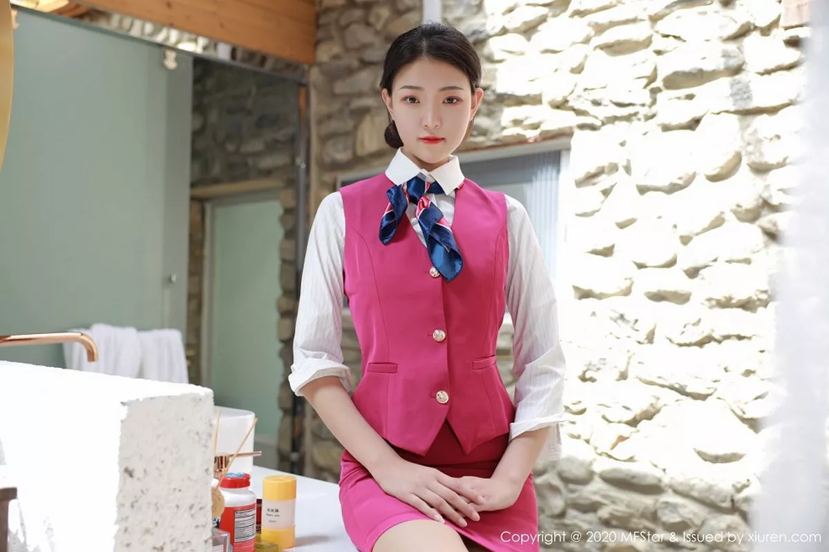 秀人集.com_[MFStar模范学院]Vol.356_嫩模Laura苏雨彤大理旅拍性感空乘制服半脱撩人诱惑写真60P