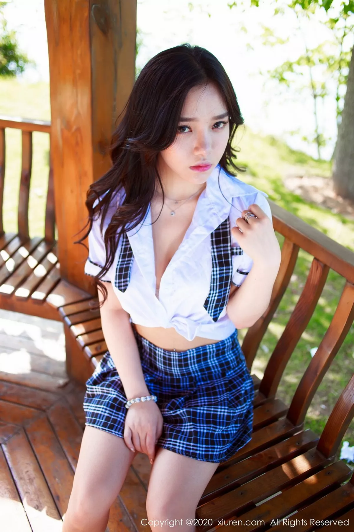 秀人集.com_[XiuRen秀人网]No.2380_嫩模夏雪爱户外JK制服+白色缕空马术服秀完美身材性感写真41P