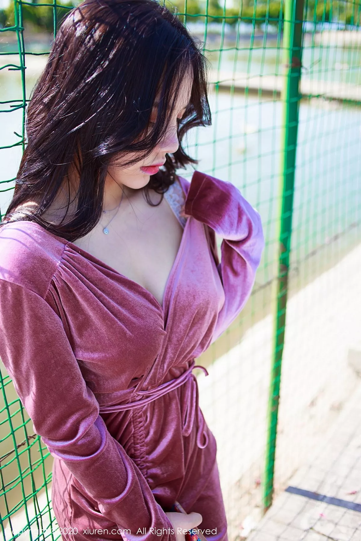 秀人集.com_[XiuRen秀人网]No.2380_嫩模夏雪爱户外JK制服+白色缕空马术服秀完美身材性感写真41P