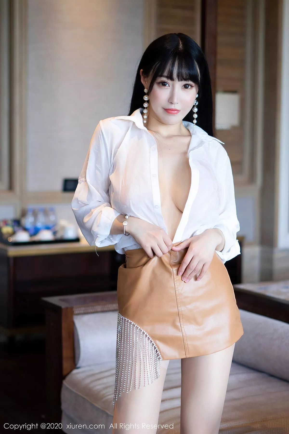 秀人集.com_[XiuRen秀人网]No.2519_女神朱可儿Flower西双版纳旅拍性感白衬衣真空半露豪乳诱惑写真53P