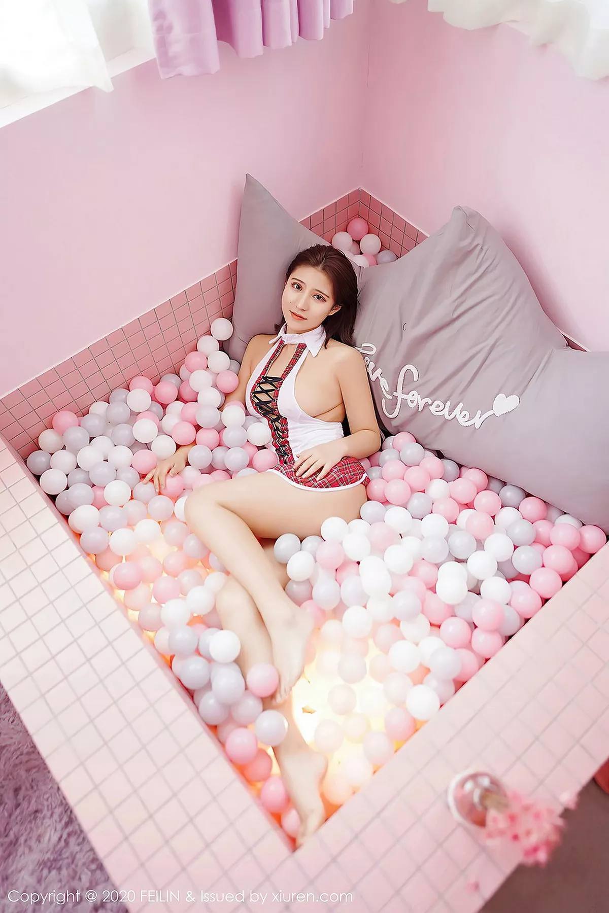 秀人集.com_[FeiLin嗲囡囡]VOL.340_嫩模久久Aimee波波池清纯校服+透视空乘制服秀火辣身材诱惑写真68P