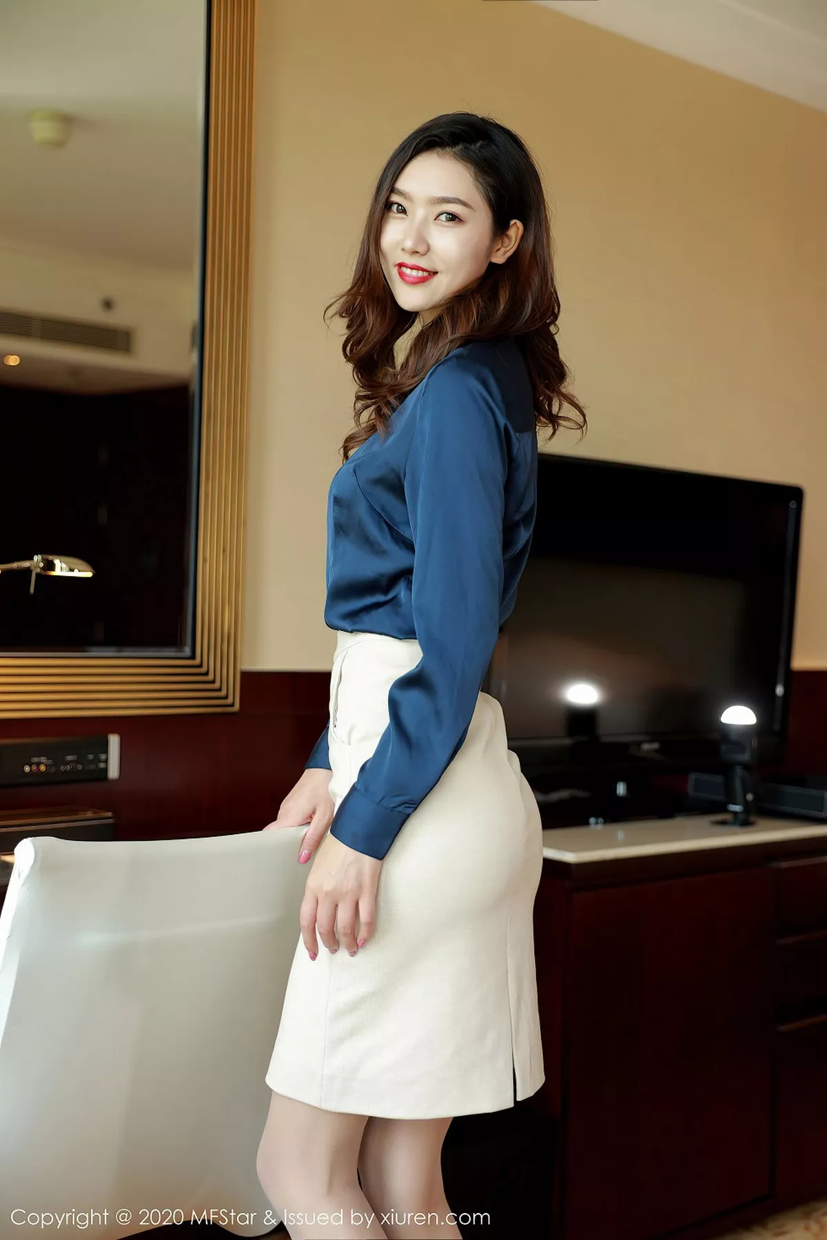秀人集.com_[MFStar模范学院]Vol.381_嫩模方子萱经典职场秘书0L主题黑色内衣配肉丝裤袜诱惑写真71P