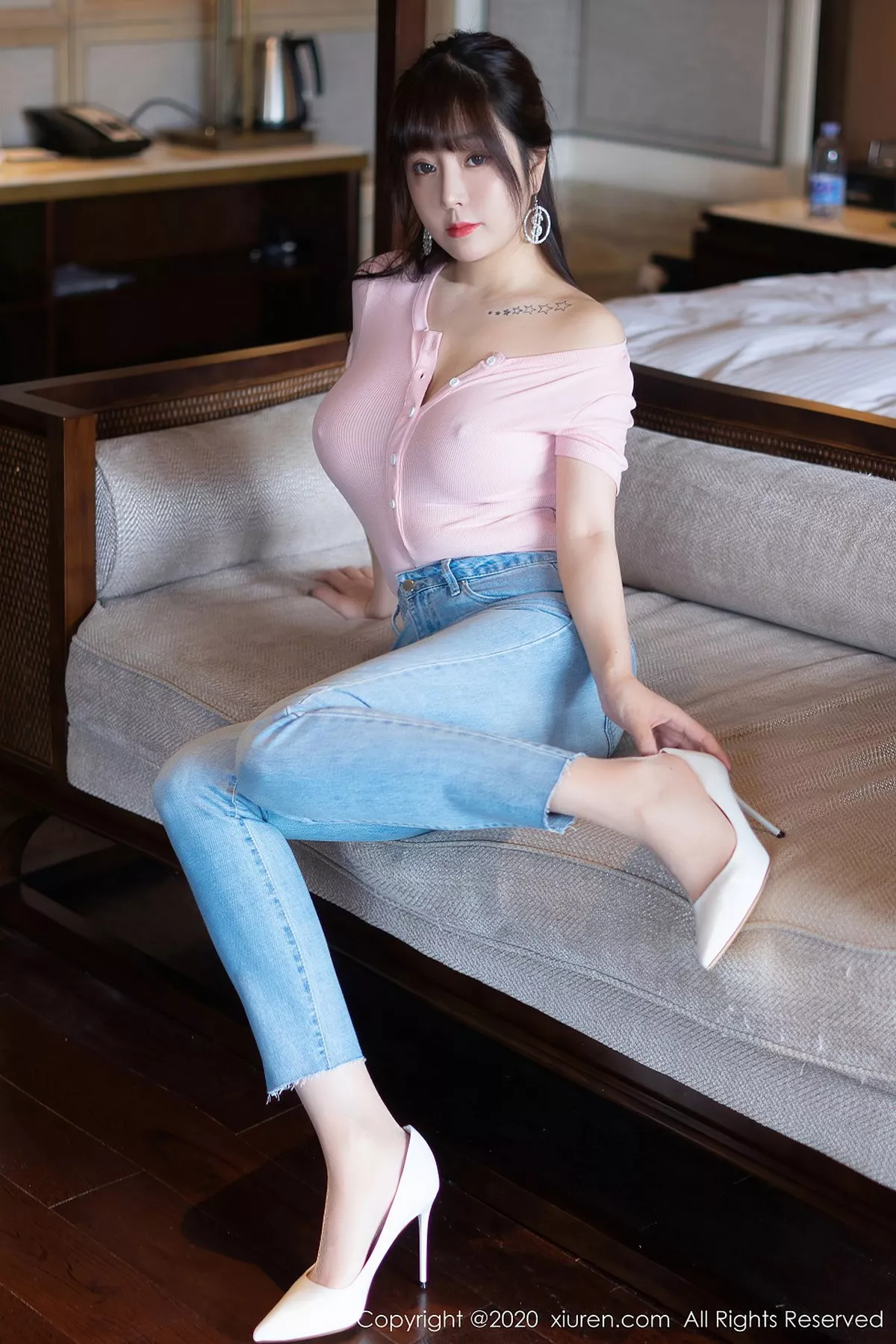 秀人集.com_[XiuRen秀人网]No.2536_女神王雨纯西双版纳旅拍私房粉色薄透死库水秀丰满身材诱惑写真46P