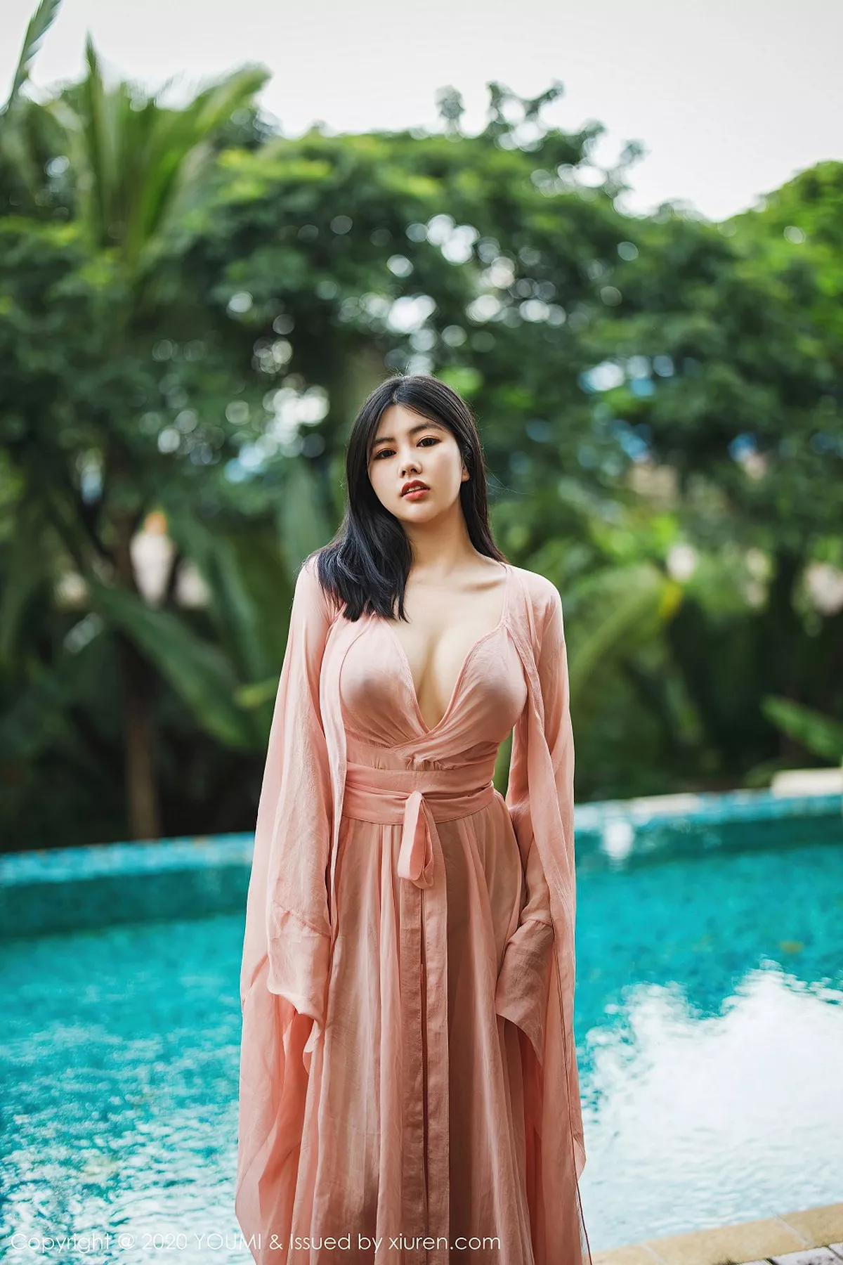 秀人集.com_[YouMi尤蜜荟]Vol.523_女神娜露Selena西双版纳旅拍轻薄粉色长裙秀傲人豪乳诱惑写真89P