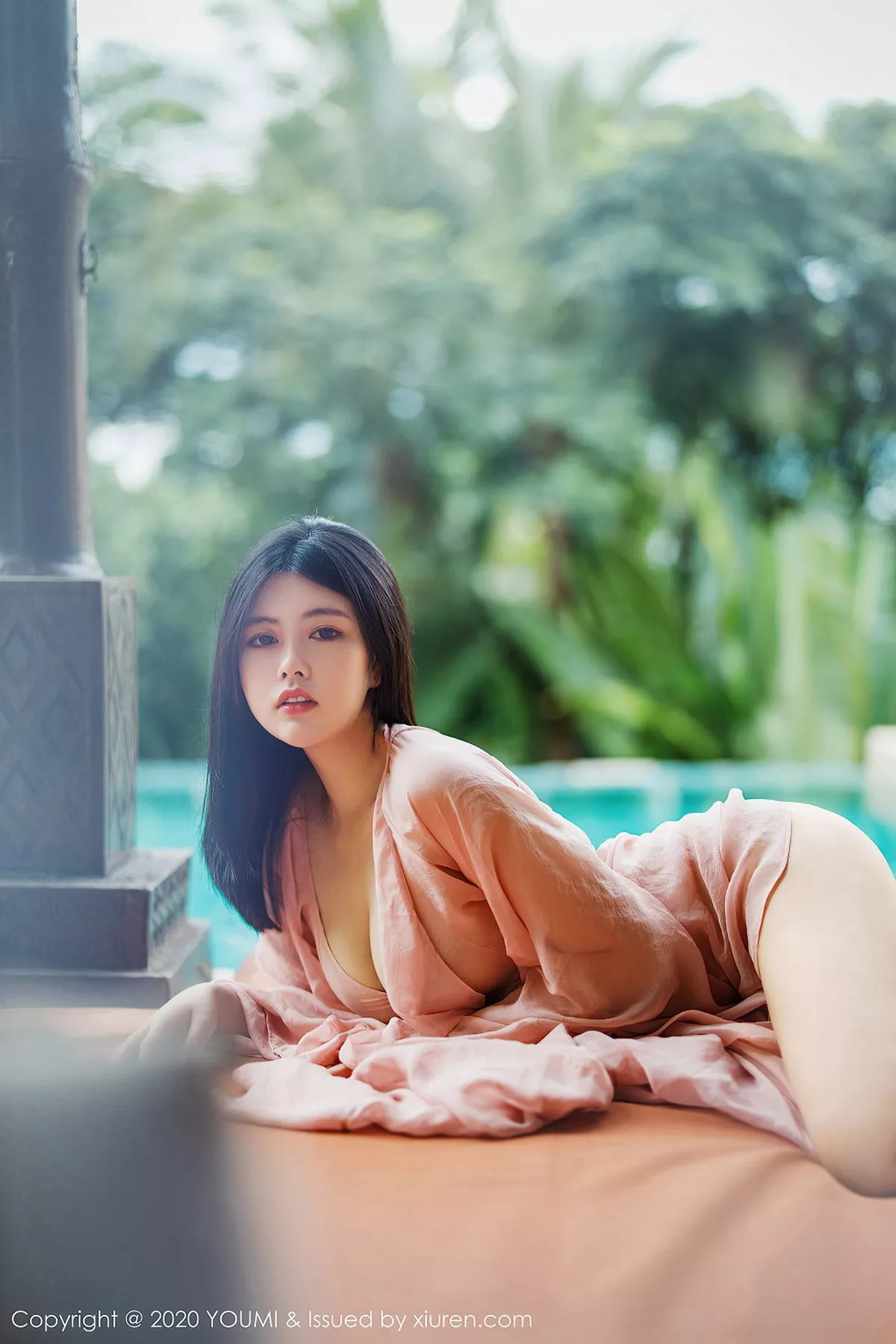 秀人集.com_[YouMi尤蜜荟]Vol.523_女神娜露Selena西双版纳旅拍轻薄粉色长裙秀傲人豪乳诱惑写真89P