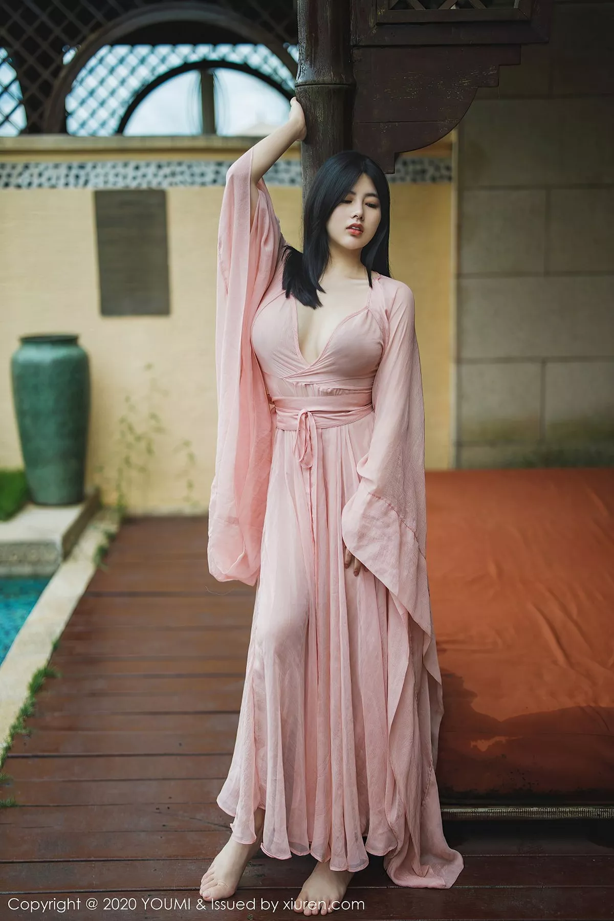 秀人集.com_[YouMi尤蜜荟]Vol.523_女神娜露Selena西双版纳旅拍轻薄粉色长裙秀傲人豪乳诱惑写真89P