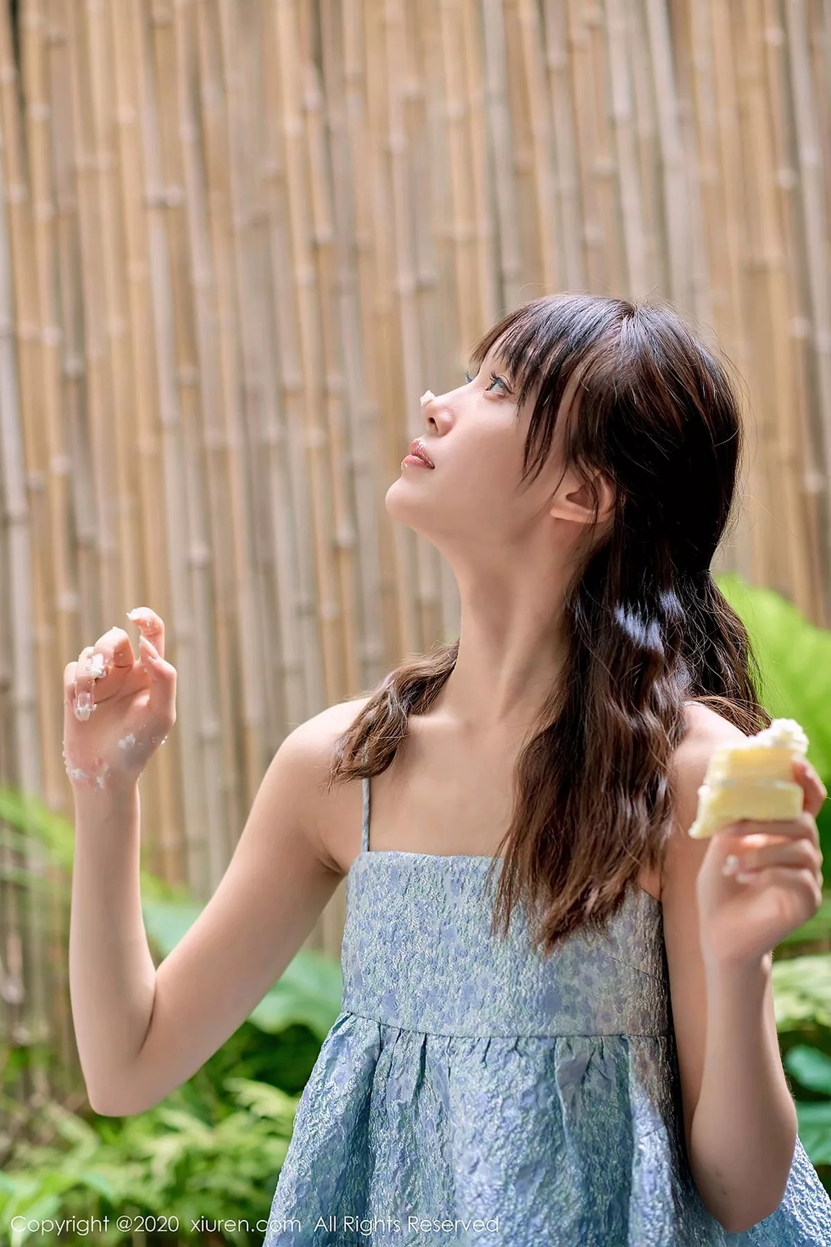 秀人集.com_[XiuRen秀人网]No.2533_新人模特尤其足控福利主题私房吊带连身裙秀美腿玉足性感写真118P