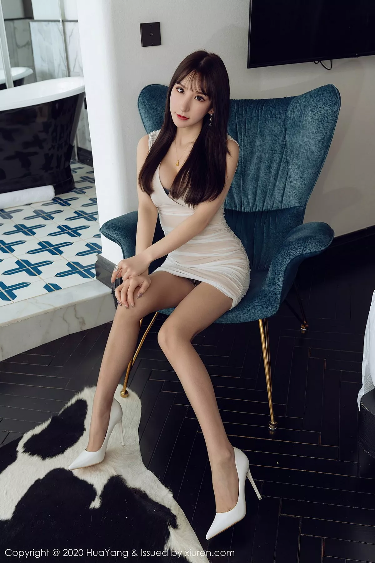 秀人集.com_[HuaYang花漾]Vol.286_女神周于希Sandy大理旅拍淡雅礼裙露性感内衣完美诱惑写真66P