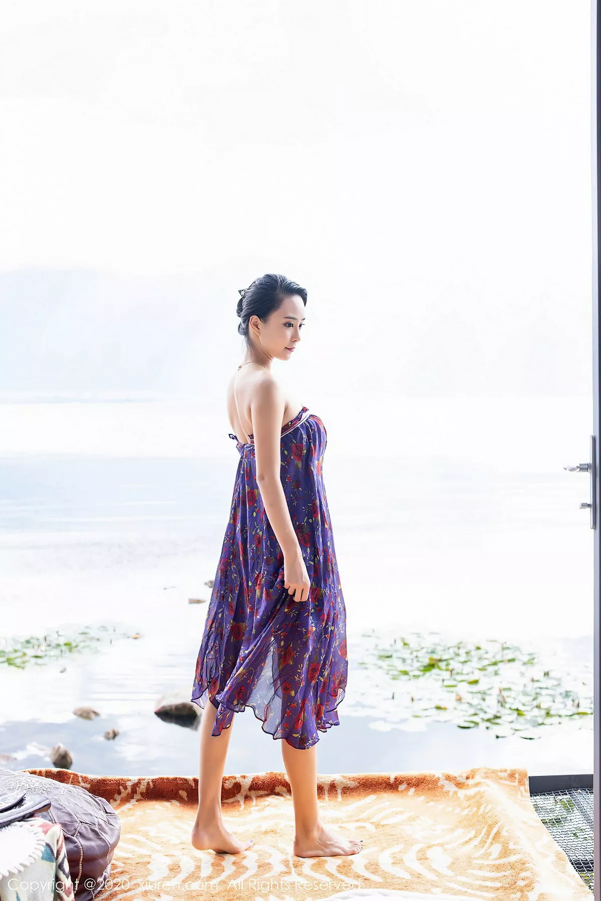 秀人集.com_[XiuRen秀人网]No.2544_嫩模蓝夏Akasha户外紫色花衣配紫丝裤袜秀美腿玉足诱惑写真49P