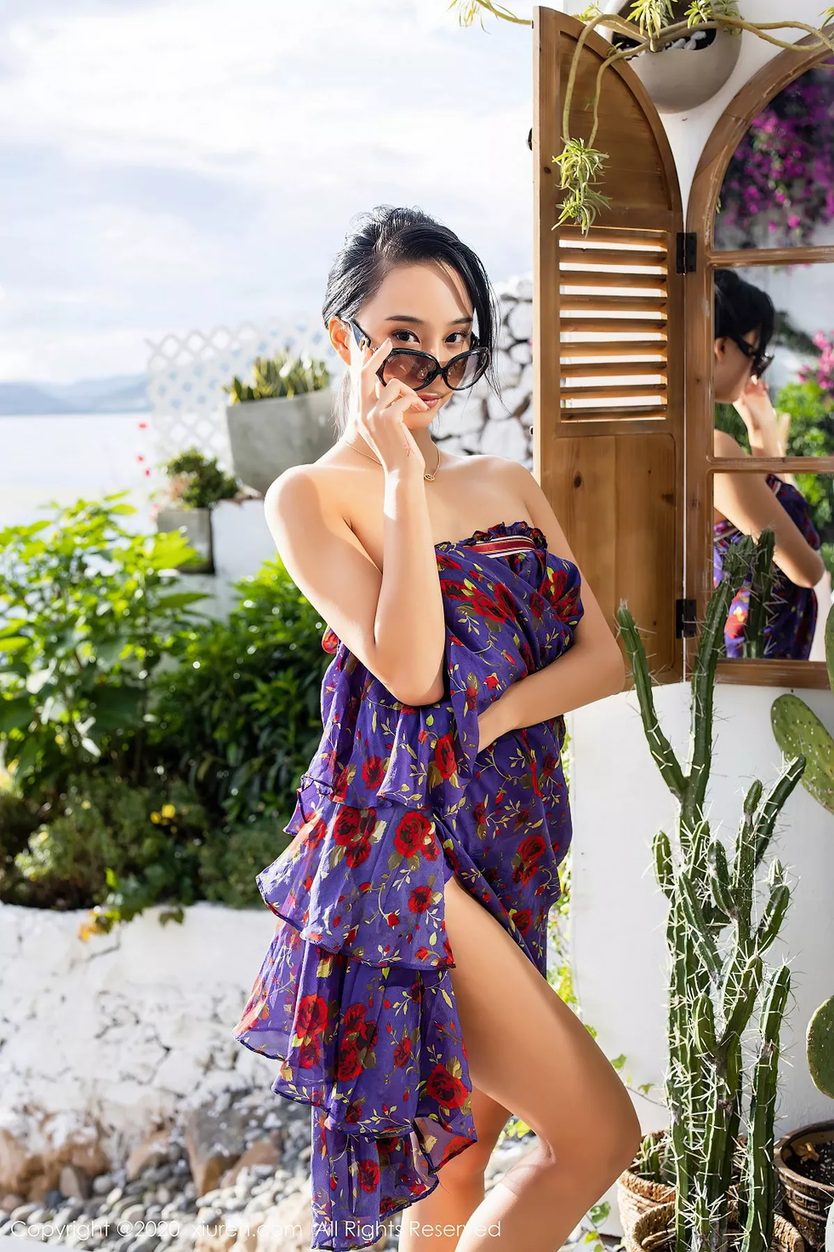 秀人集.com_[XiuRen秀人网]No.2544_嫩模蓝夏Akasha户外紫色花衣配紫丝裤袜秀美腿玉足诱惑写真49P