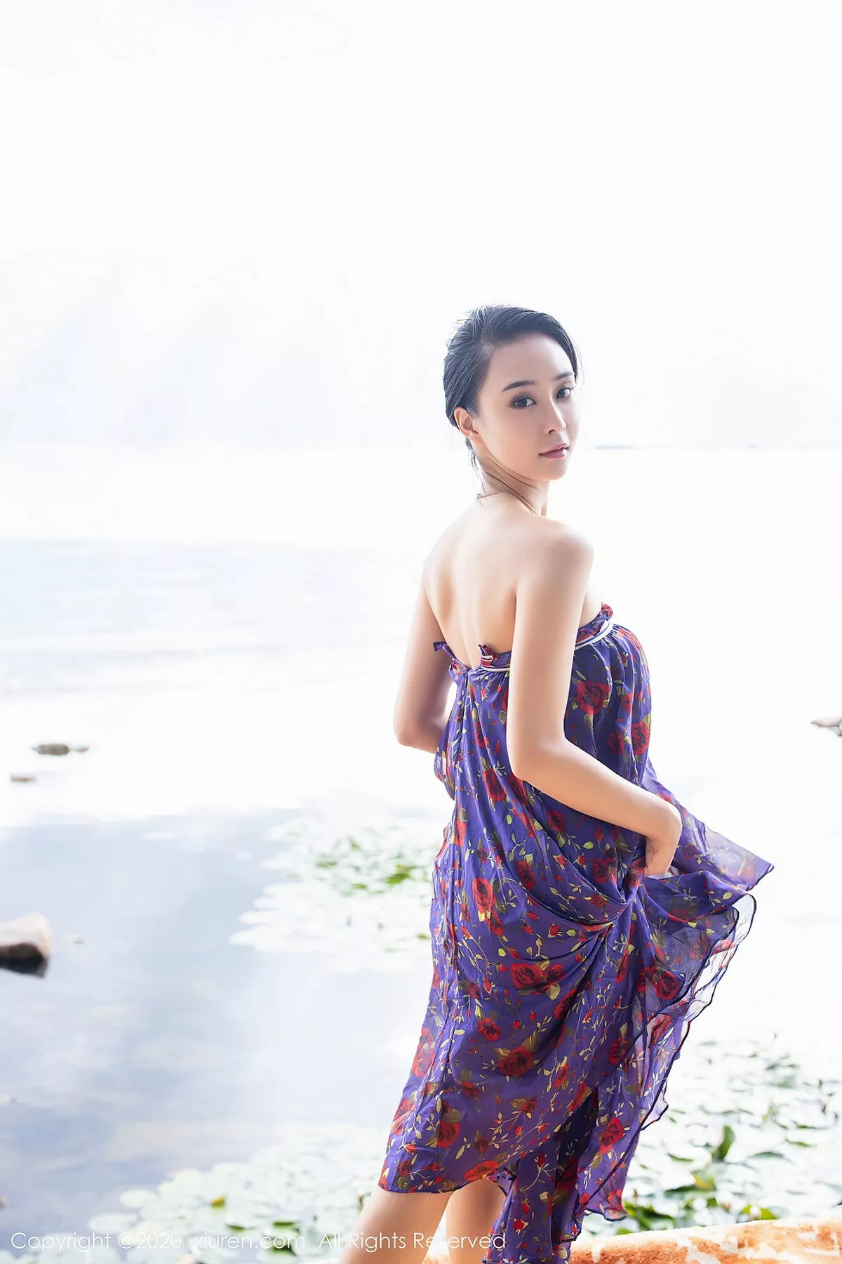 秀人集.com_[XiuRen秀人网]No.2544_嫩模蓝夏Akasha户外紫色花衣配紫丝裤袜秀美腿玉足诱惑写真49P