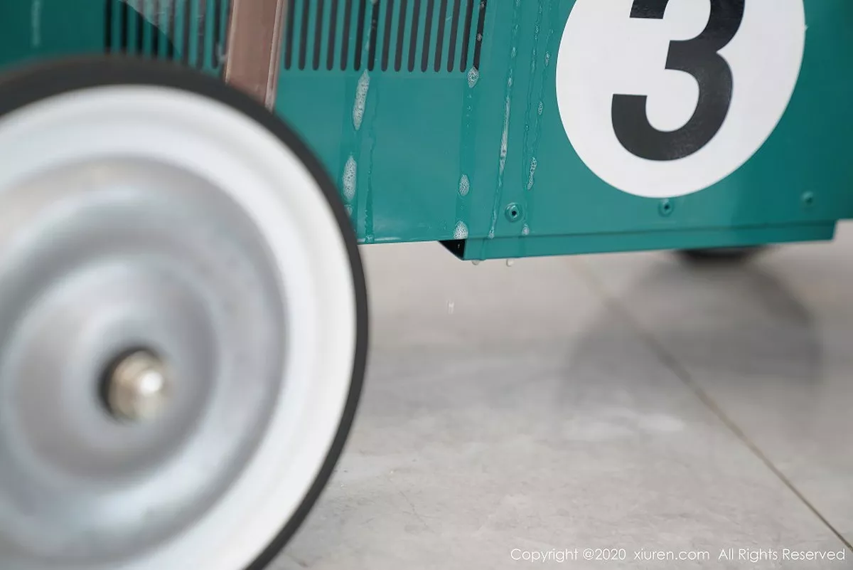 秀人集.com_[XiuRen秀人网]No.2557_女神糯美子Mini性感家政女仆主题超薄无内白丝裤袜极致诱惑写真106P