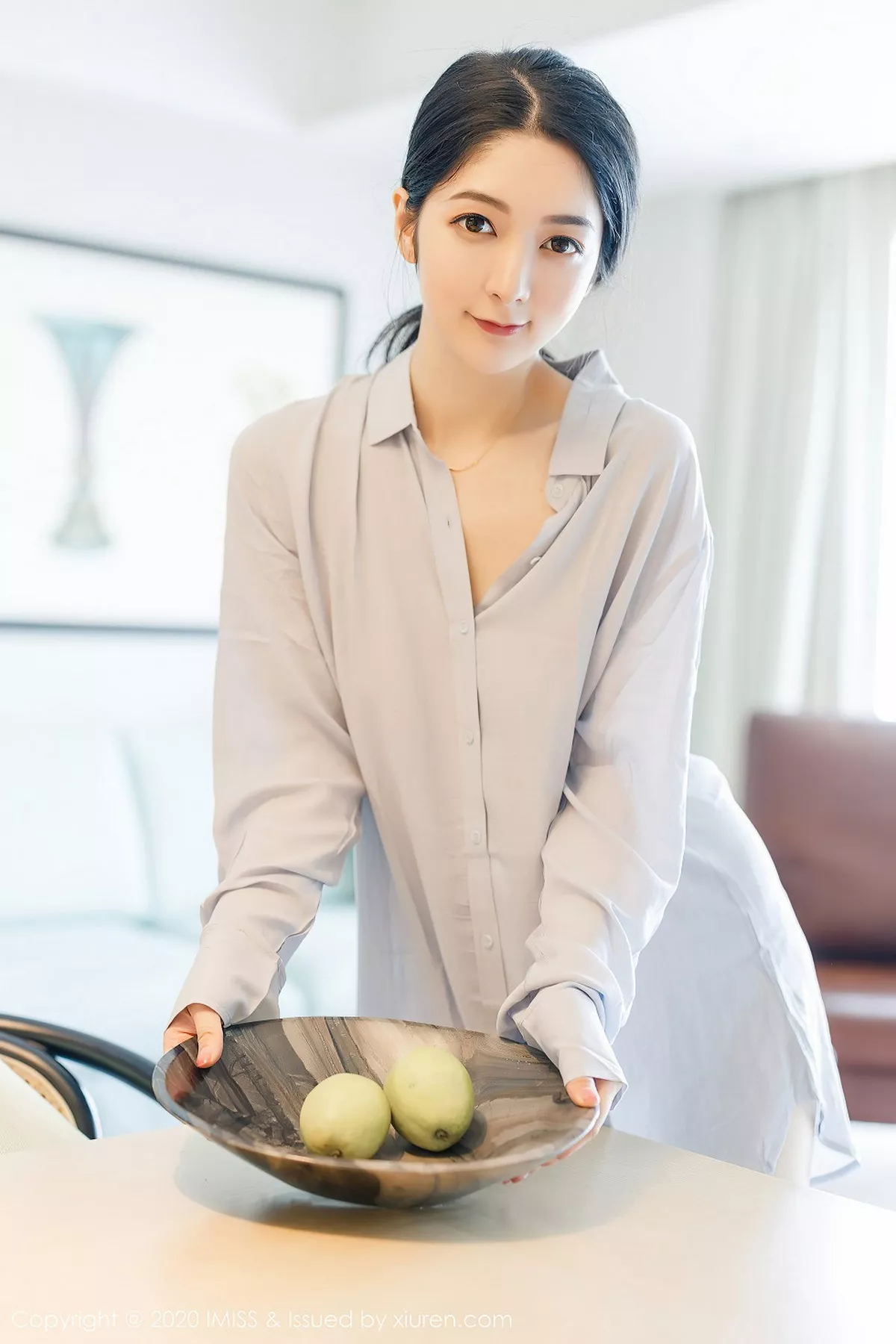 秀人集.com_[IMISS爱蜜社]Vol.499_女神Angela小热巴女友视觉主题性感衬衣秀白嫩美腿诱惑写真52P