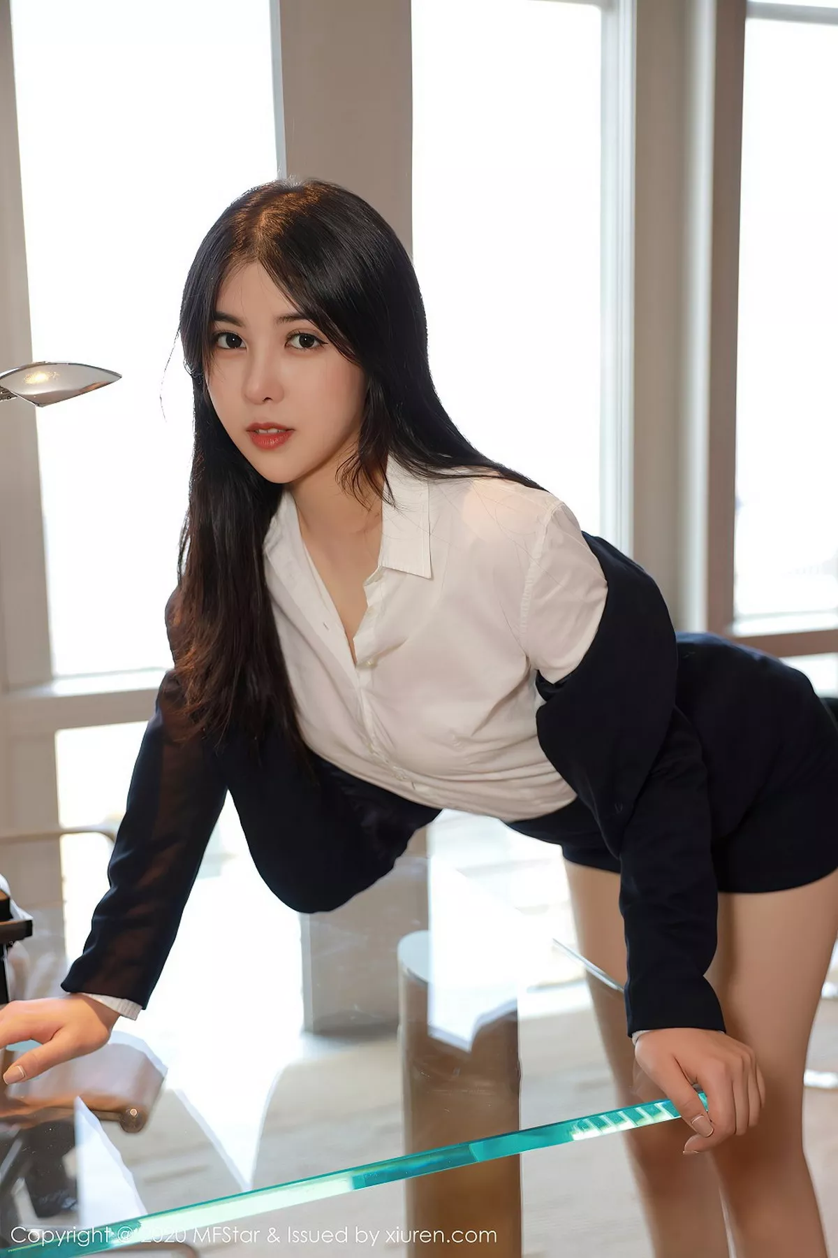 秀人集.com_[MFStar模范学院]Vol.385_嫩模韩静安经典职业秘书OL主题撩裙露性感翘臀诱惑写真61P