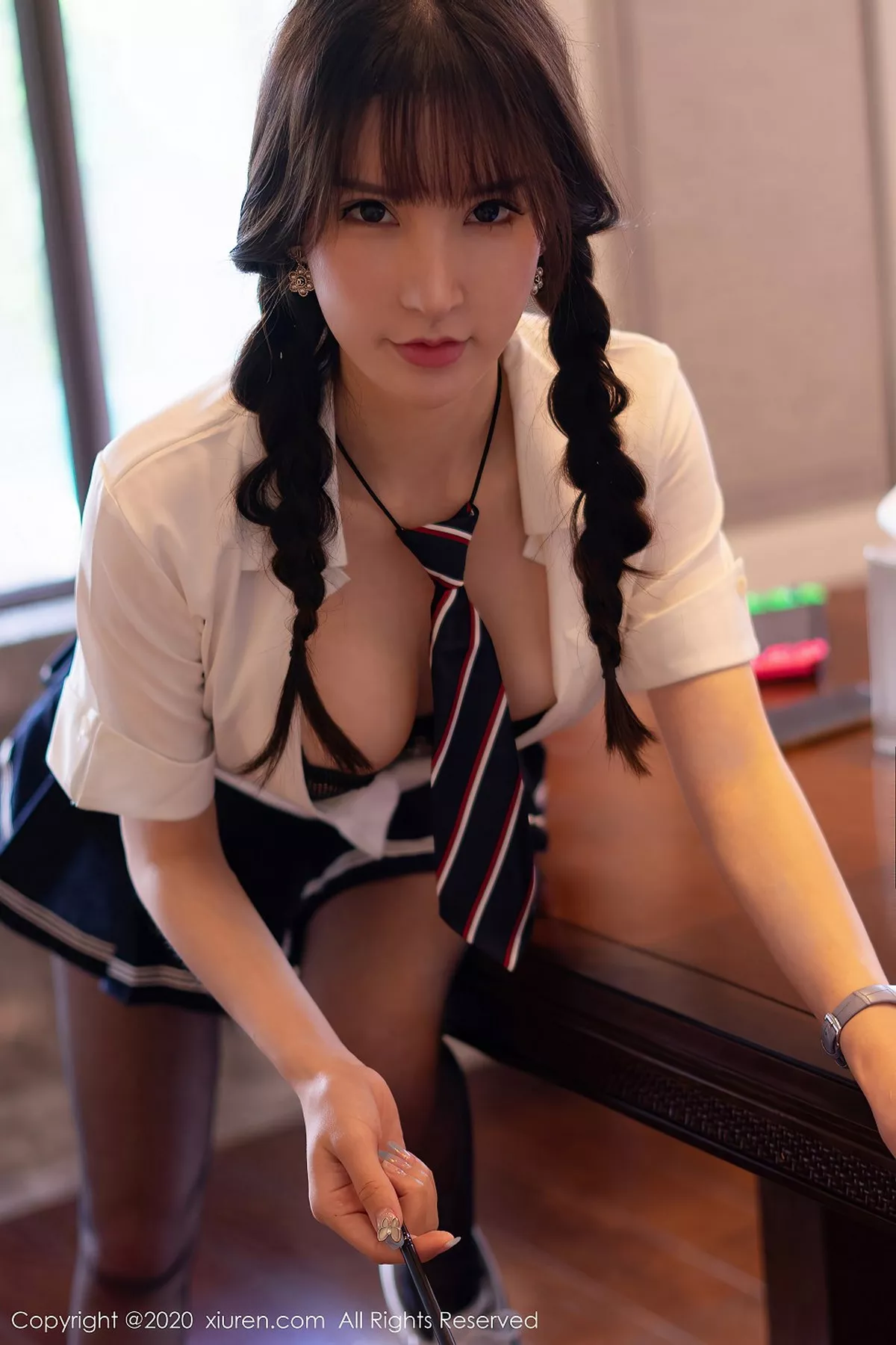 秀人集.com_[XiuRen秀人网]No.2559_女神周于希Sandy西双版纳旅拍JK制服半脱露开档黑丝裤袜诱惑写真80P