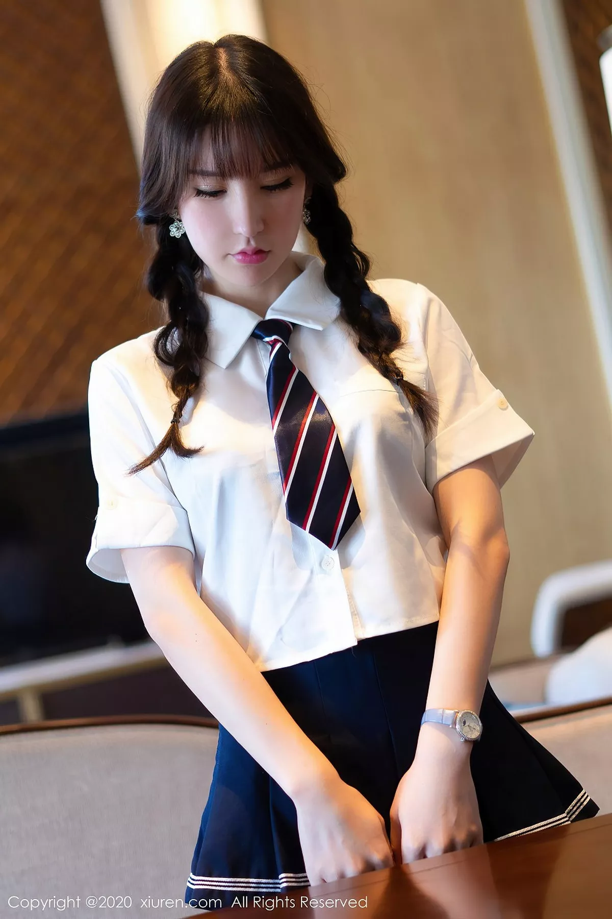 秀人集.com_[XiuRen秀人网]No.2559_女神周于希Sandy西双版纳旅拍JK制服半脱露开档黑丝裤袜诱惑写真80P