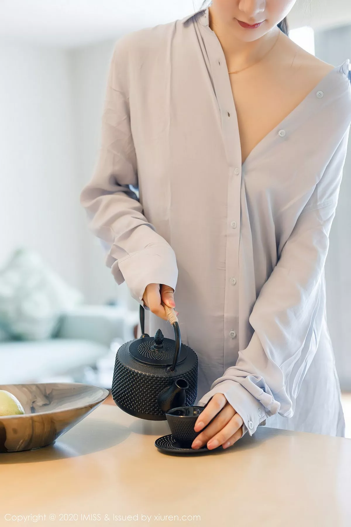 秀人集.com_[IMISS爱蜜社]Vol.499_女神Angela小热巴女友视觉主题性感衬衣秀白嫩美腿诱惑写真52P