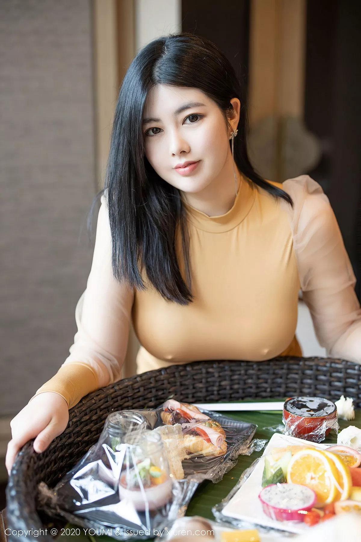 秀人集.com_[YouMi尤蜜荟]Vol.528_女神娜露Selena西双版纳旅拍真空典雅礼裙秀豪乳激凸诱惑写真48P