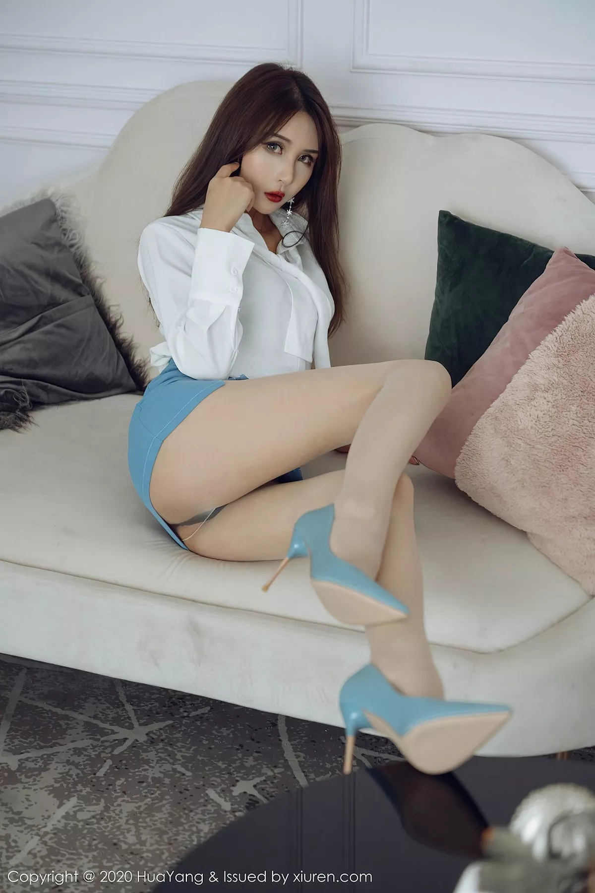 秀人集.com_[HuaYang花漾]Vol.291_嫩模Emily顾奈奈秘书0L装扮主题白衬衣配肉丝裤袜诱惑写真62P