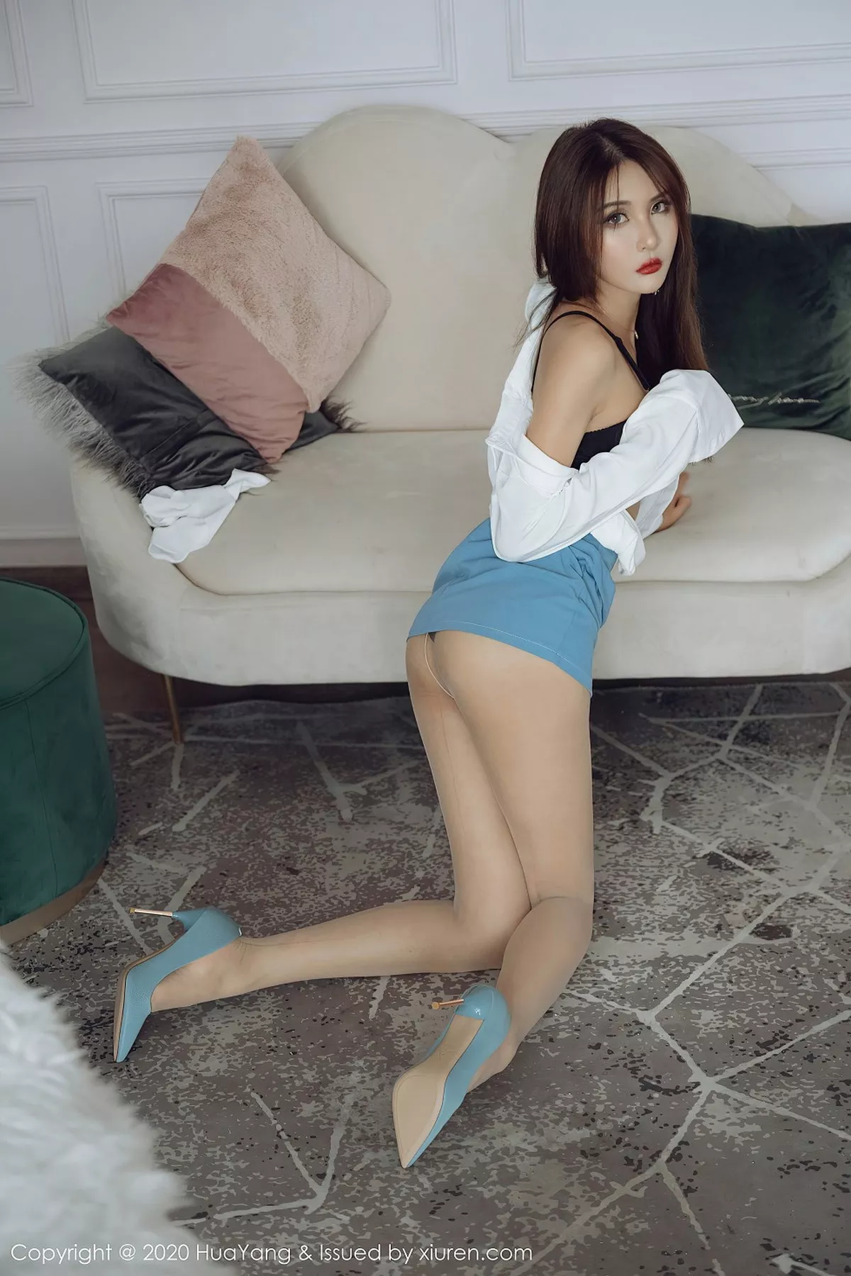 秀人集.com_[HuaYang花漾]Vol.291_嫩模Emily顾奈奈秘书0L装扮主题白衬衣配肉丝裤袜诱惑写真62P