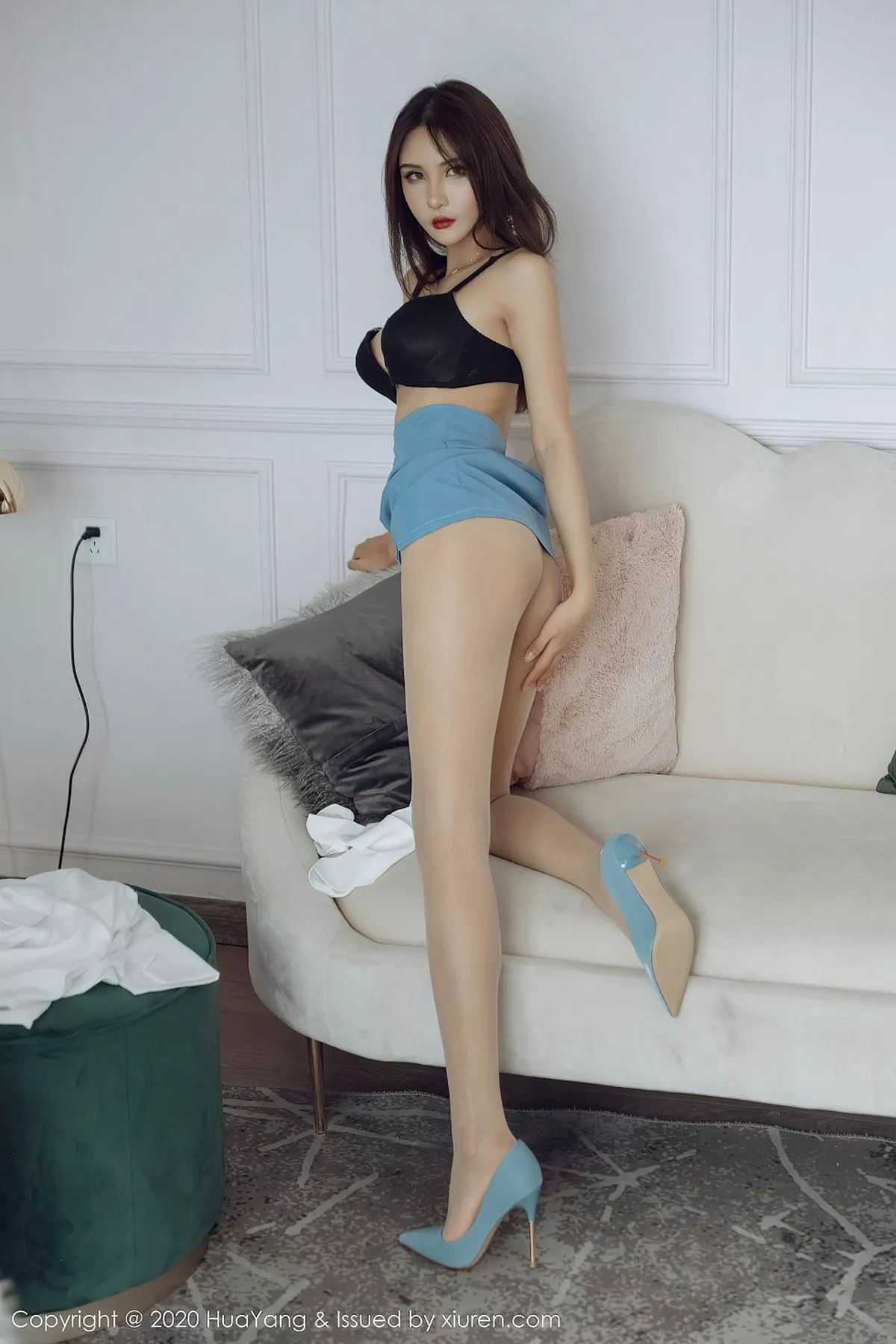 秀人集.com_[HuaYang花漾]Vol.291_嫩模Emily顾奈奈秘书0L装扮主题白衬衣配肉丝裤袜诱惑写真62P