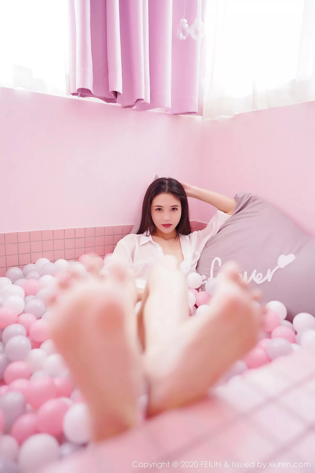 秀人集.com_[FeiLin嗲囡囡]VOL.341_嫩模陈一涵职场秘书OL主题+波波池真空白衬衣完美诱惑写真40P