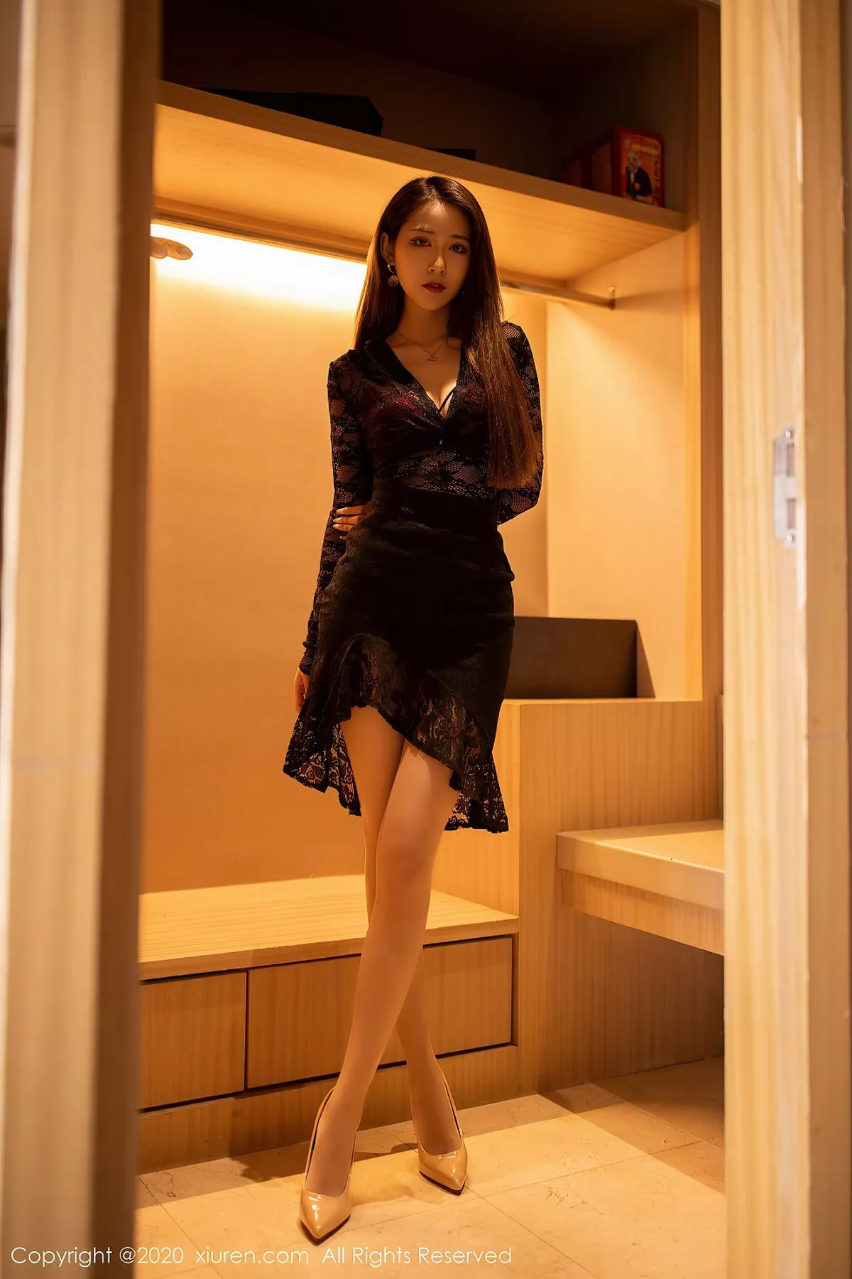 秀人集.com_[XiuRen秀人网]No.2576_丽质模特周慕汐fairy私房脱镂空吊裙露性感内衣肉丝裤袜诱惑写真45P