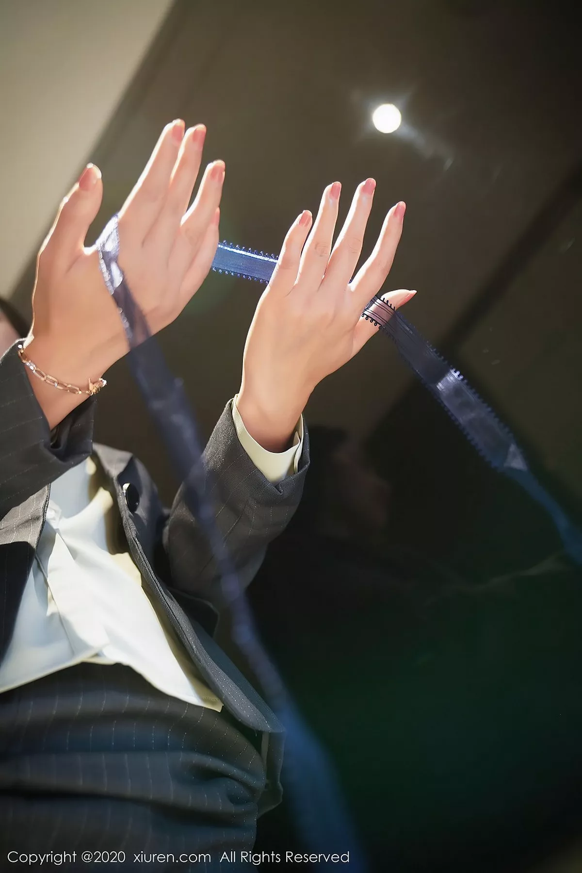 秀人集.com_[XiuRen秀人网]No.2579_嫩模方子萱职场秘书OL制服主题半脱露性感内衣肉丝裤袜诱惑写真96P