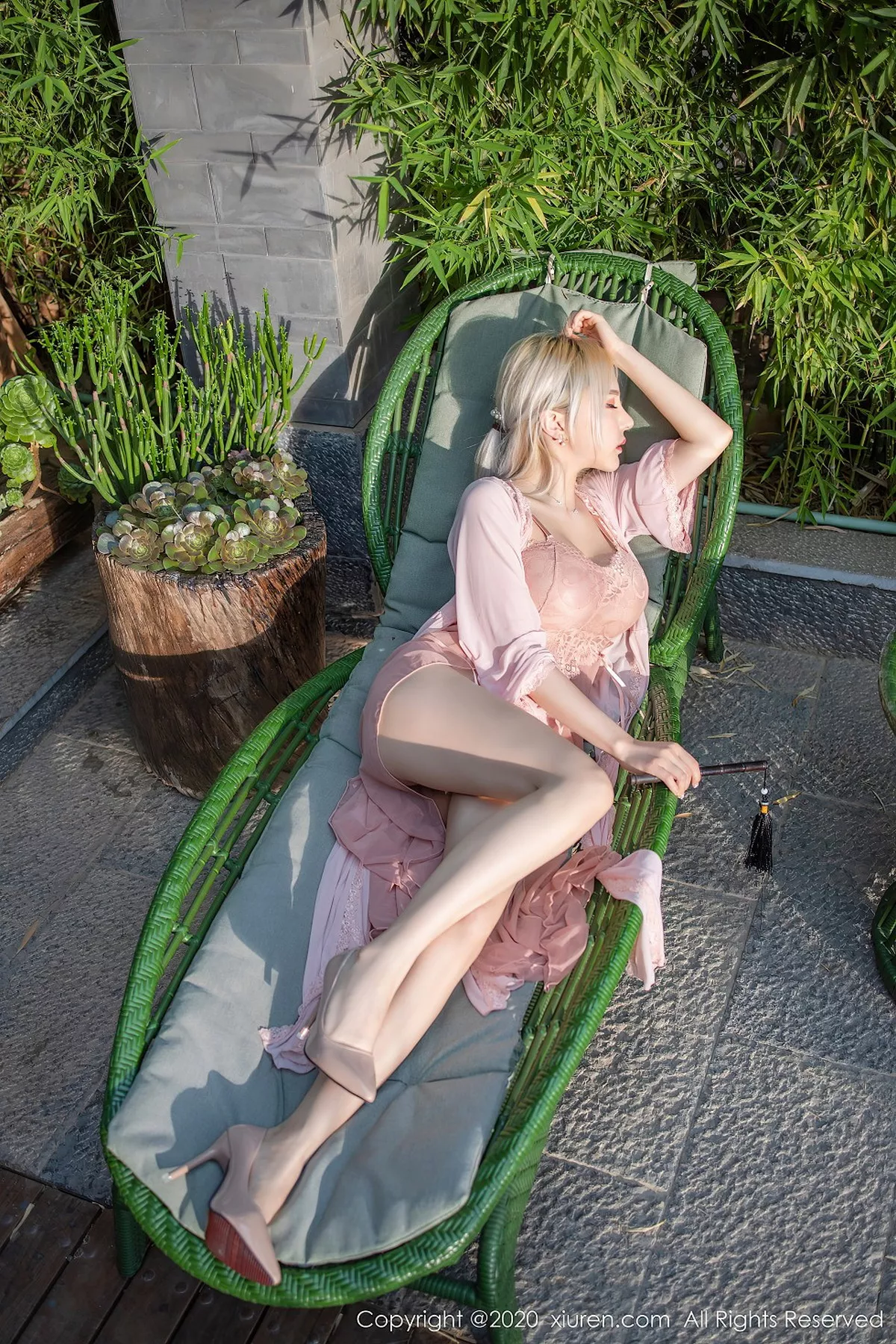 秀人集.com_[XiuRen秀人网]No.2585_嫩模淼淼小姐姐呀私房粉色薄纱裙透视秀火辣身材极致诱惑写真36P