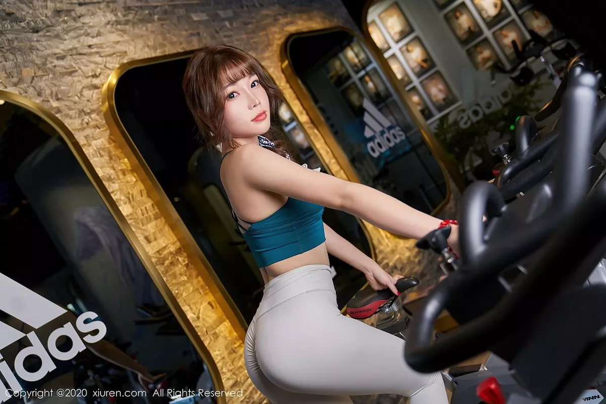 秀人集.com_[XiuRen秀人网]No.2589_女神芝芝Booty健身房主题白色紧身裤半脱露翘臀极致诱惑写真78P