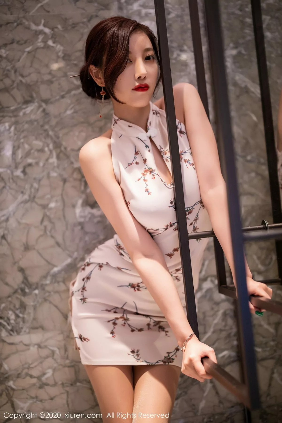 秀人集.com_[XiuRen秀人网]No.2487_女神杨晨晨sugar私房古韵旗袍配肉丝裤袜秀完美身材诱惑写真102P