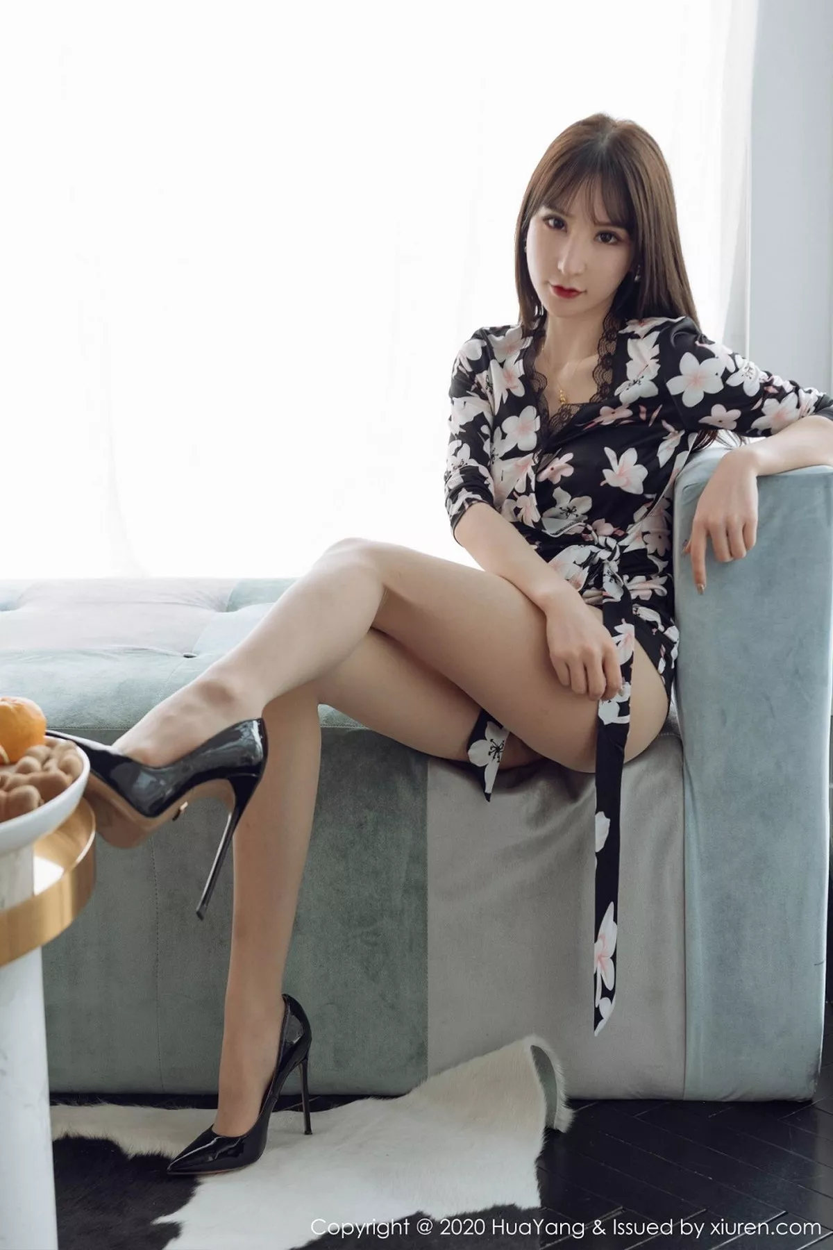 秀人集.com_[HuaYang花漾]Vol.296_女神周于希Sandy大理旅拍脱团花和服露无内肉丝裤袜诱惑写真60P