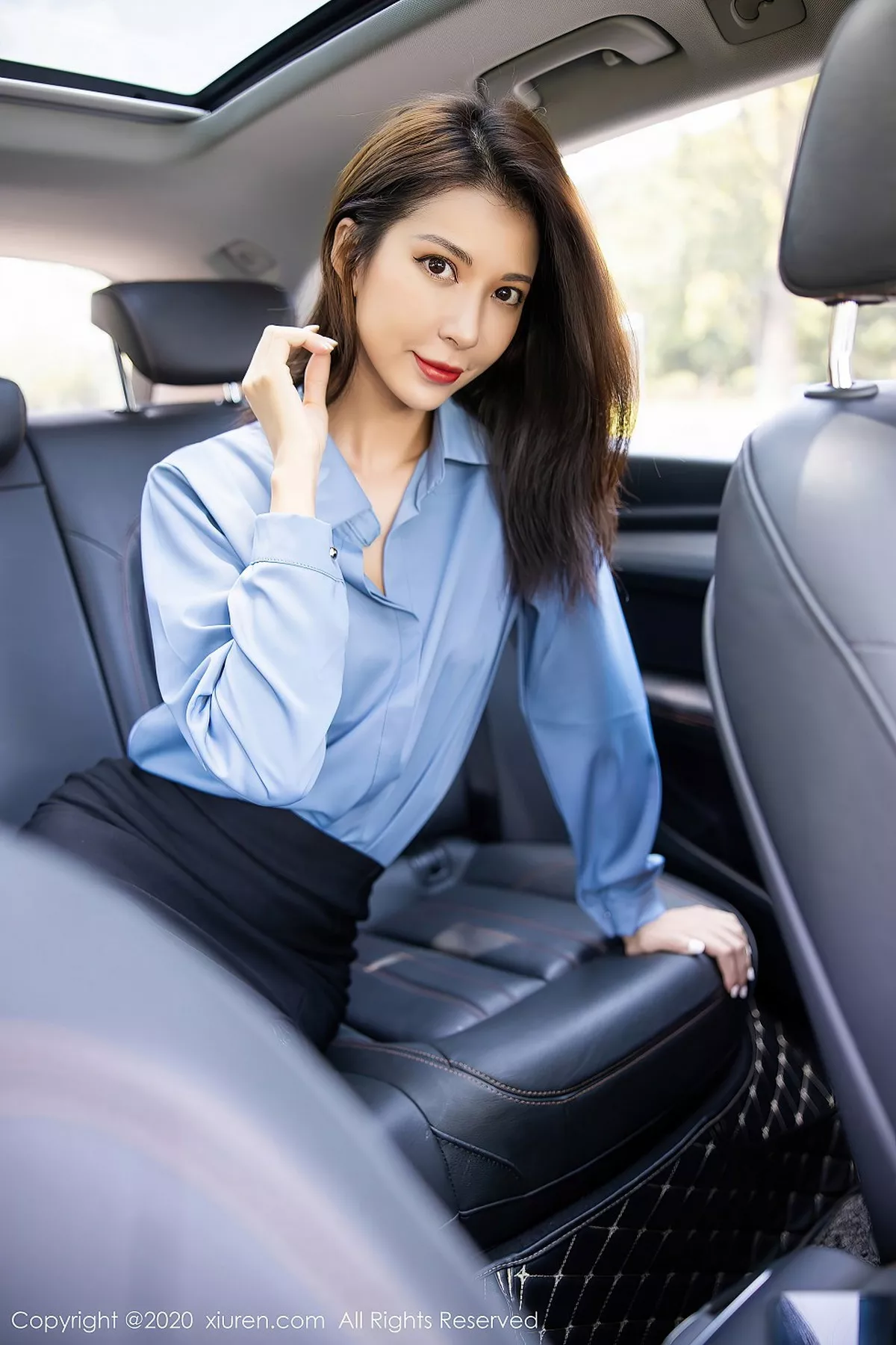 秀人集.com_[XiuRen秀人网]No.2599_气质美女Carry香车美人车拍主题性感内衣配黑丝袜极致魅惑写真82P