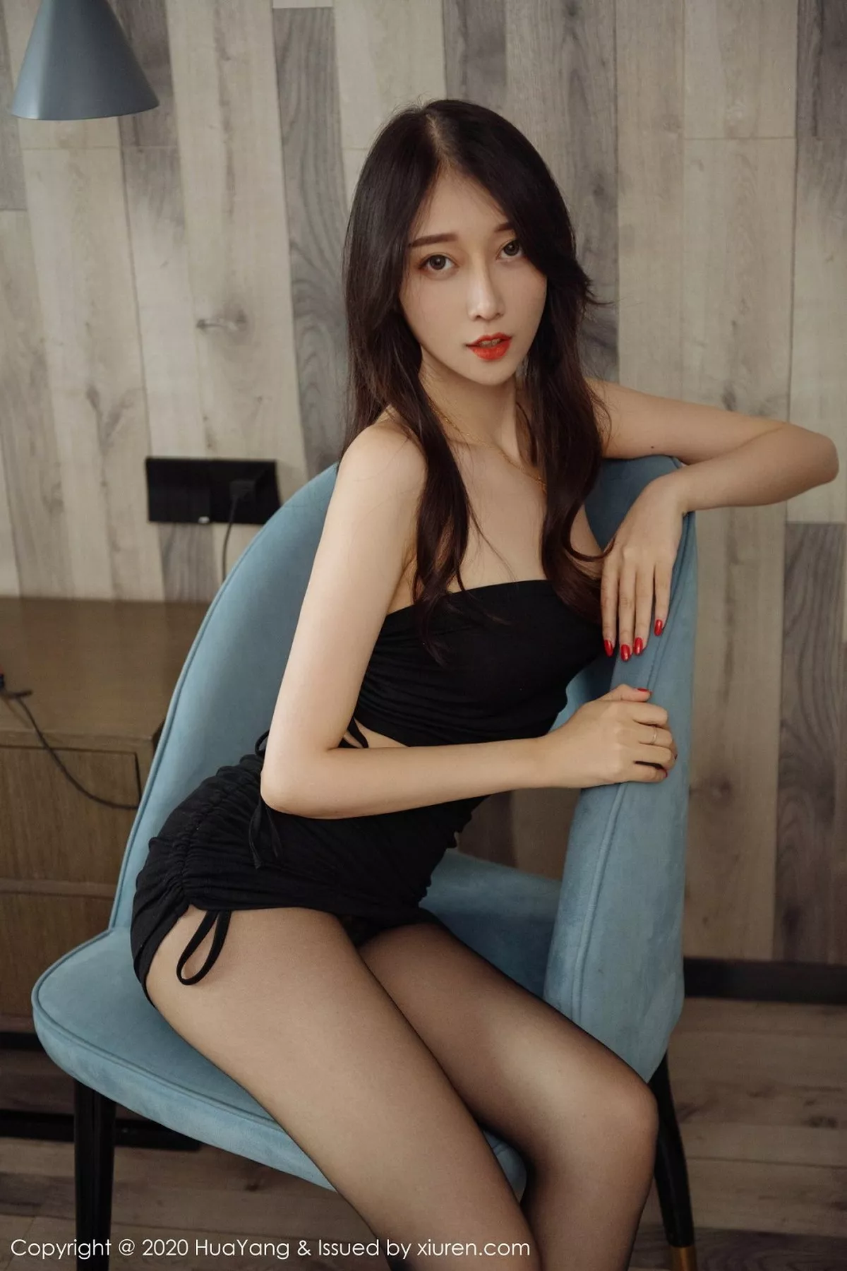 秀人集.com_[HuaYang花漾]Vol.279_模特玥儿玥er私房黑色吊裙配黑丝裤袜露豹纹内裤诱惑写真71P