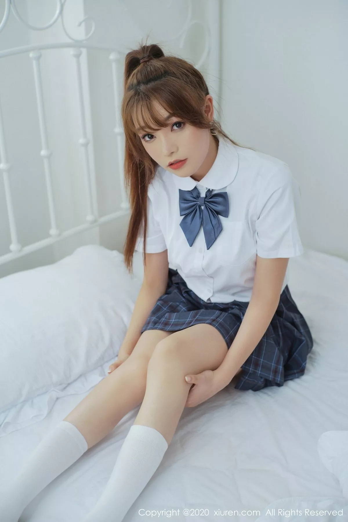 秀人集.com_[XiuRen秀人网]No.2502_女神芝芝Booty私房JK制服主题+粉色蕾丝内衣露惹火身材诱惑写真43P