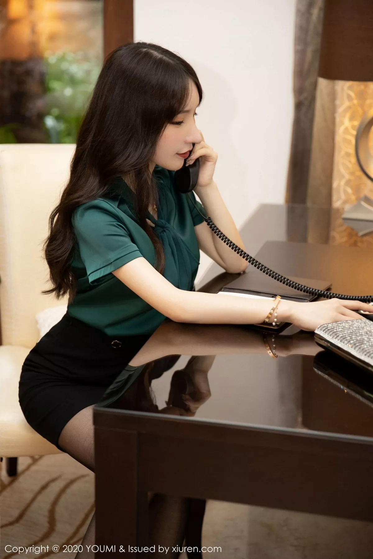 秀人集.com_[YouMi尤蜜荟]Vol.519_女神周于希Sandy三亚旅拍魅惑黑色内衣配黑丝裤袜极致诱惑写真64P