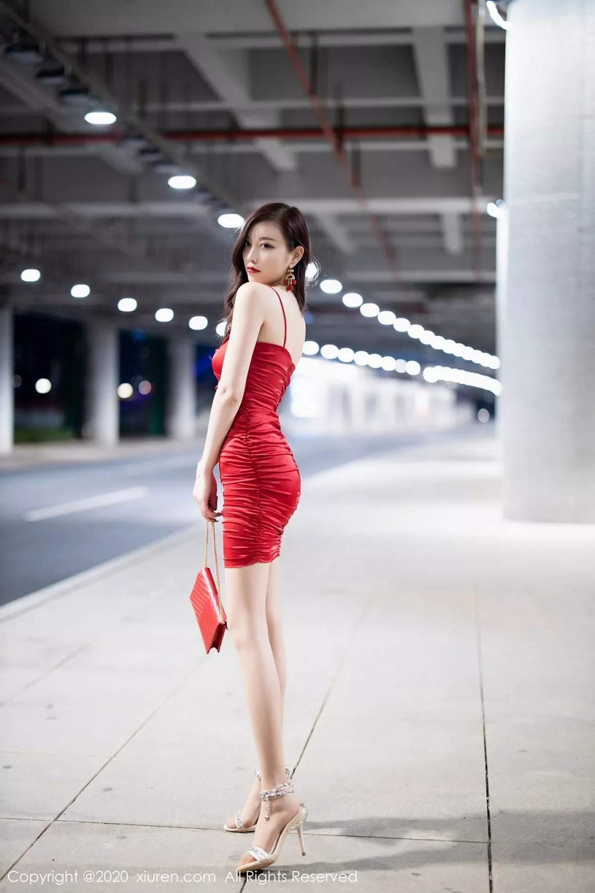 秀人集.com_[XiuRen秀人网]No.2514_女神杨晨晨sugar私房猩红吊裙配肉丝裤袜秀完美身材撩人诱惑写真120P