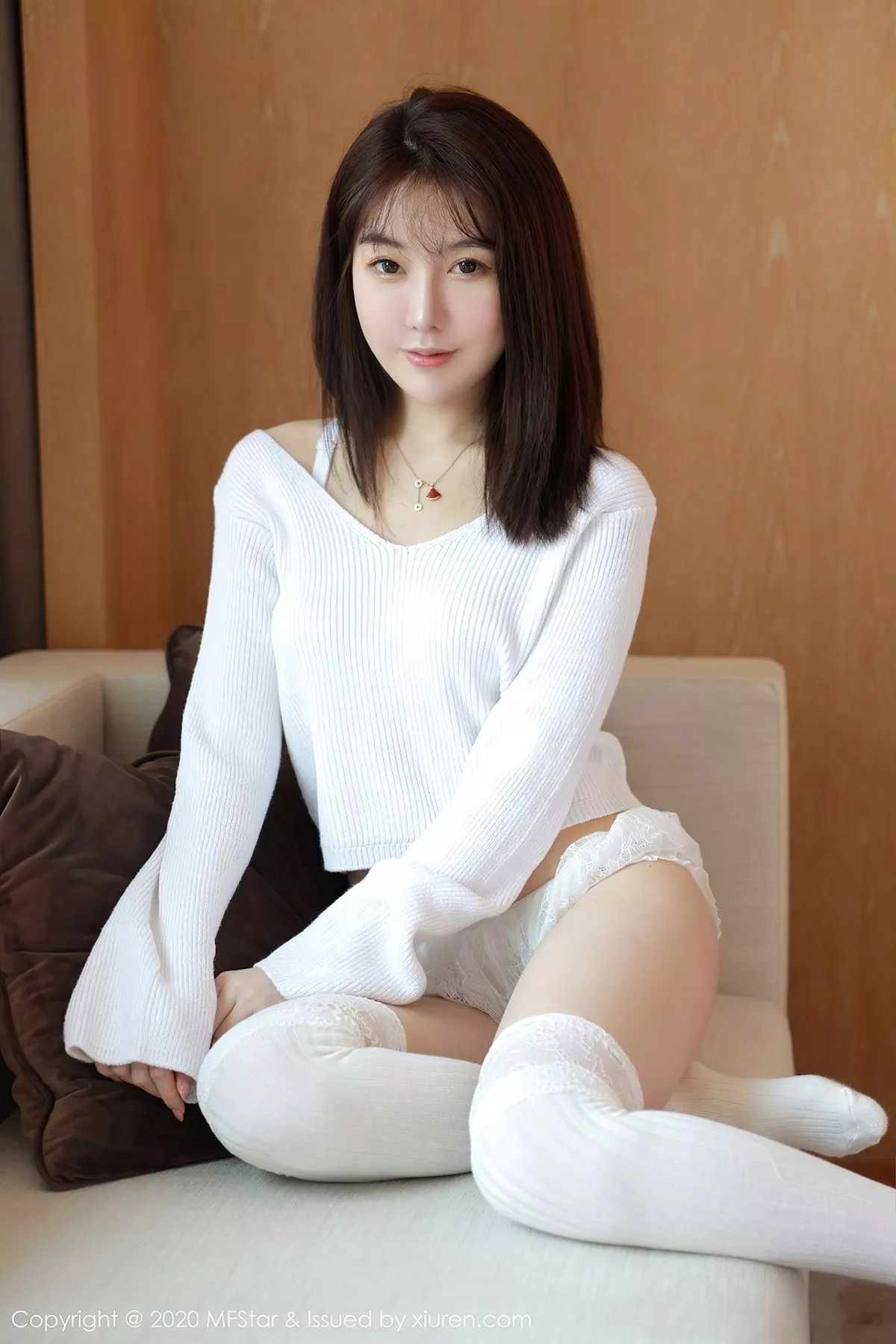 秀人集.com_[MFStar模范学院]Vol.393_嫩模薛琪琪sandy四川旅拍私房性感白色蕾丝内衣完美诱惑写真77P